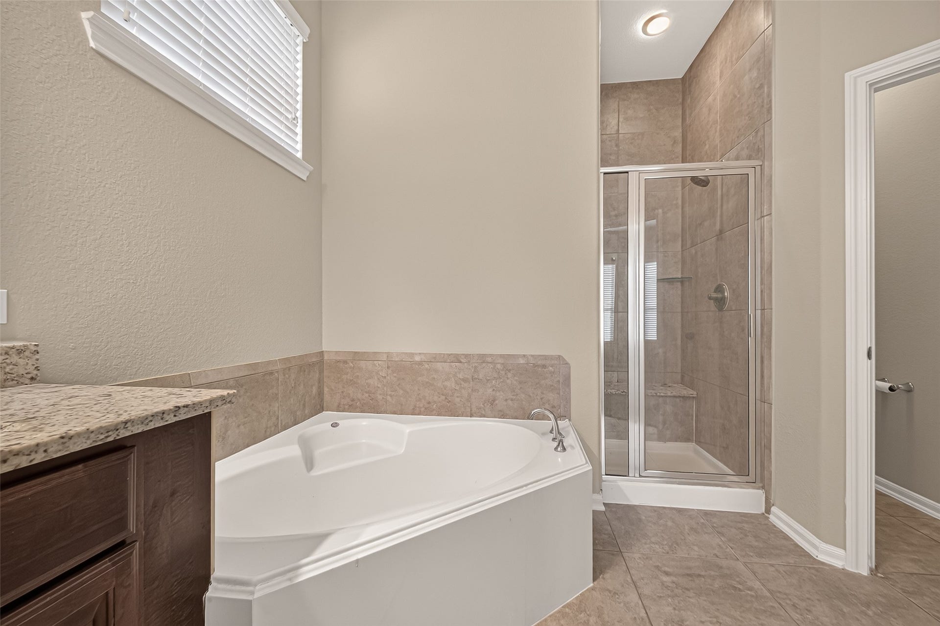 186 Biltmore Loop, Montgomery, TX 77316 186 Biltmore Loop, Montgomery, TX 77316