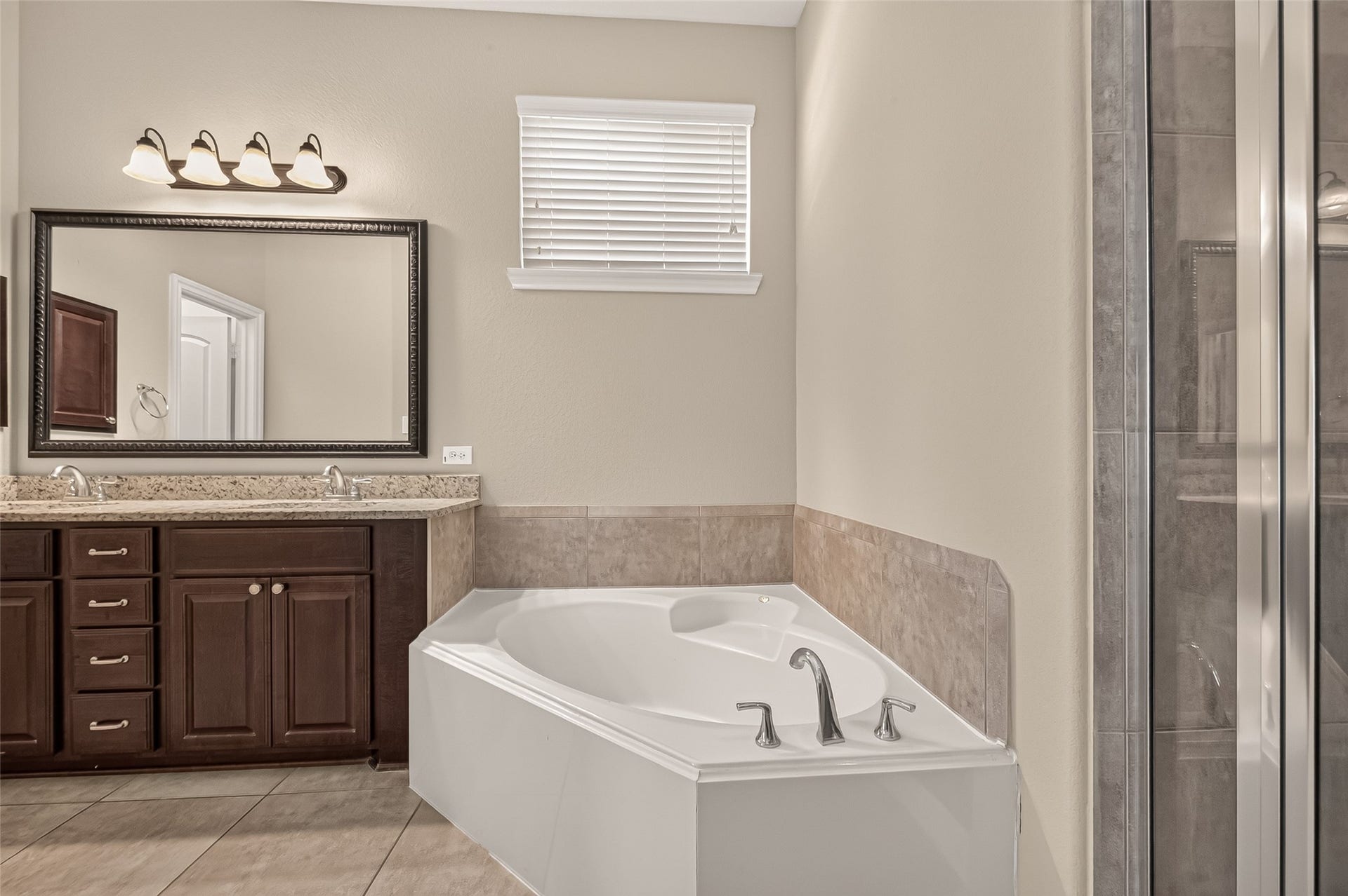 186 Biltmore Loop, Montgomery, TX 77316 186 Biltmore Loop, Montgomery, TX 77316