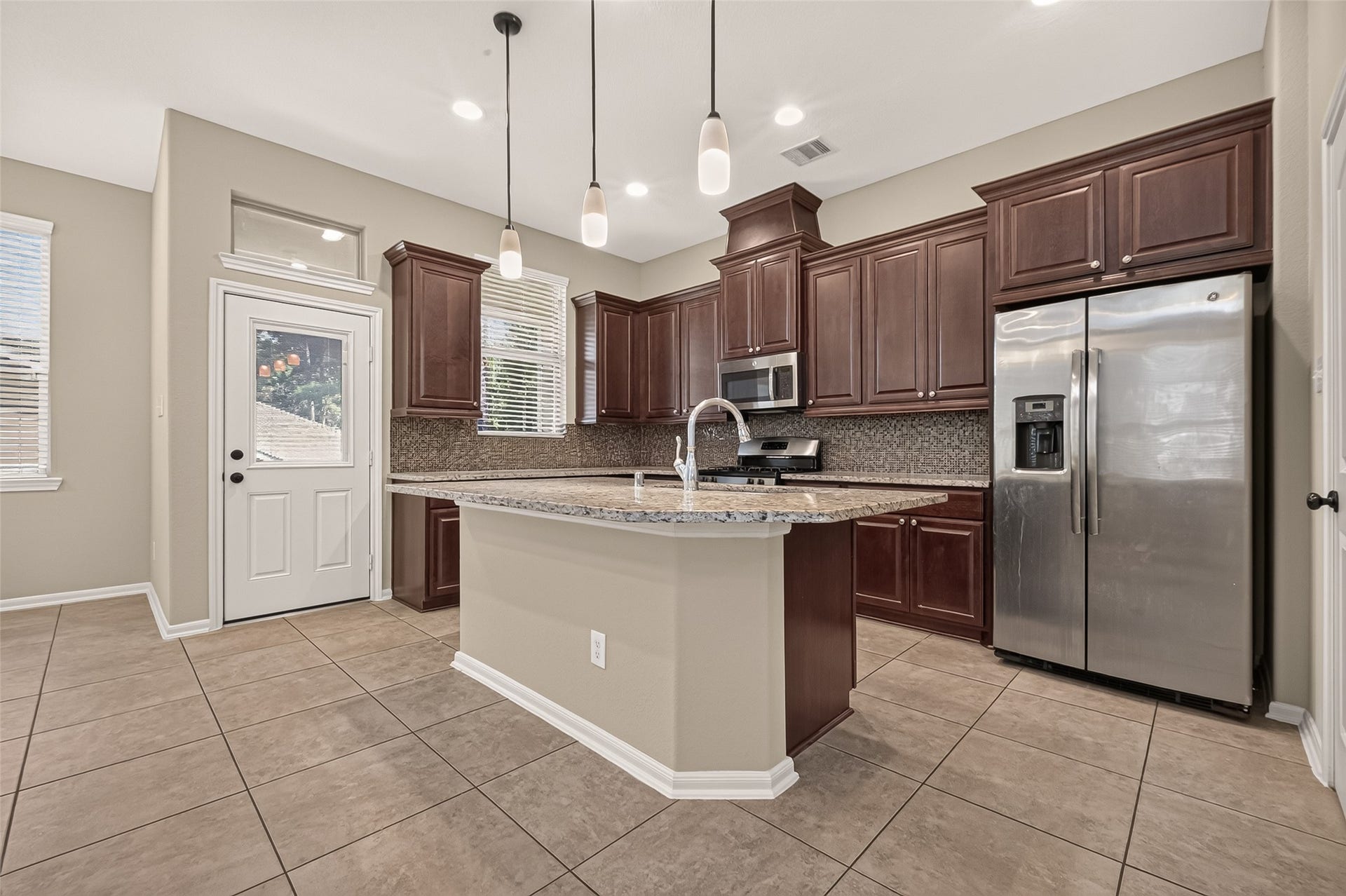 186 Biltmore Loop, Montgomery, TX 77316 186 Biltmore Loop, Montgomery, TX 77316