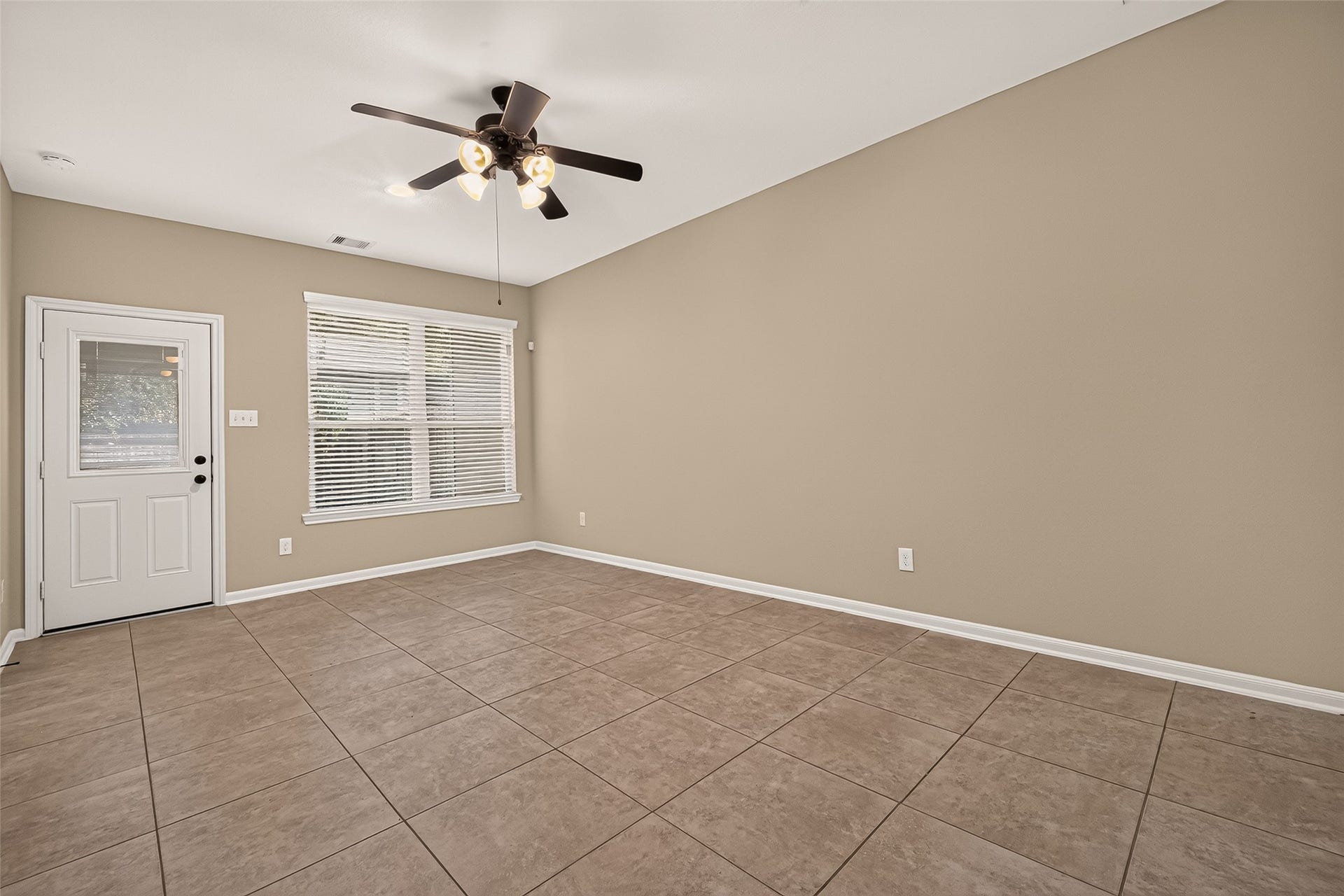 186 Biltmore Loop, Montgomery, TX 77316 186 Biltmore Loop, Montgomery, TX 77316