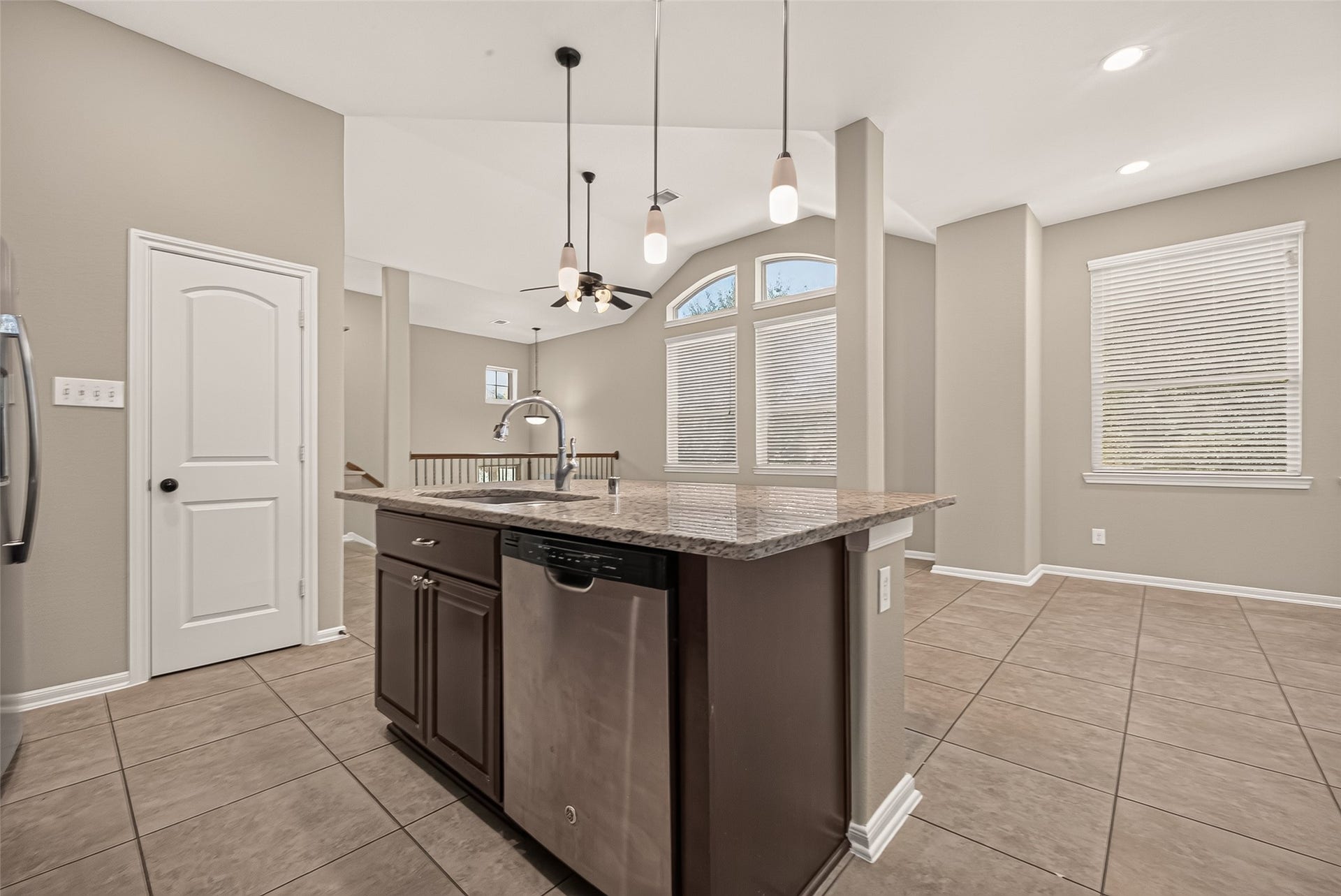 186 Biltmore Loop, Montgomery, TX 77316 186 Biltmore Loop, Montgomery, TX 77316