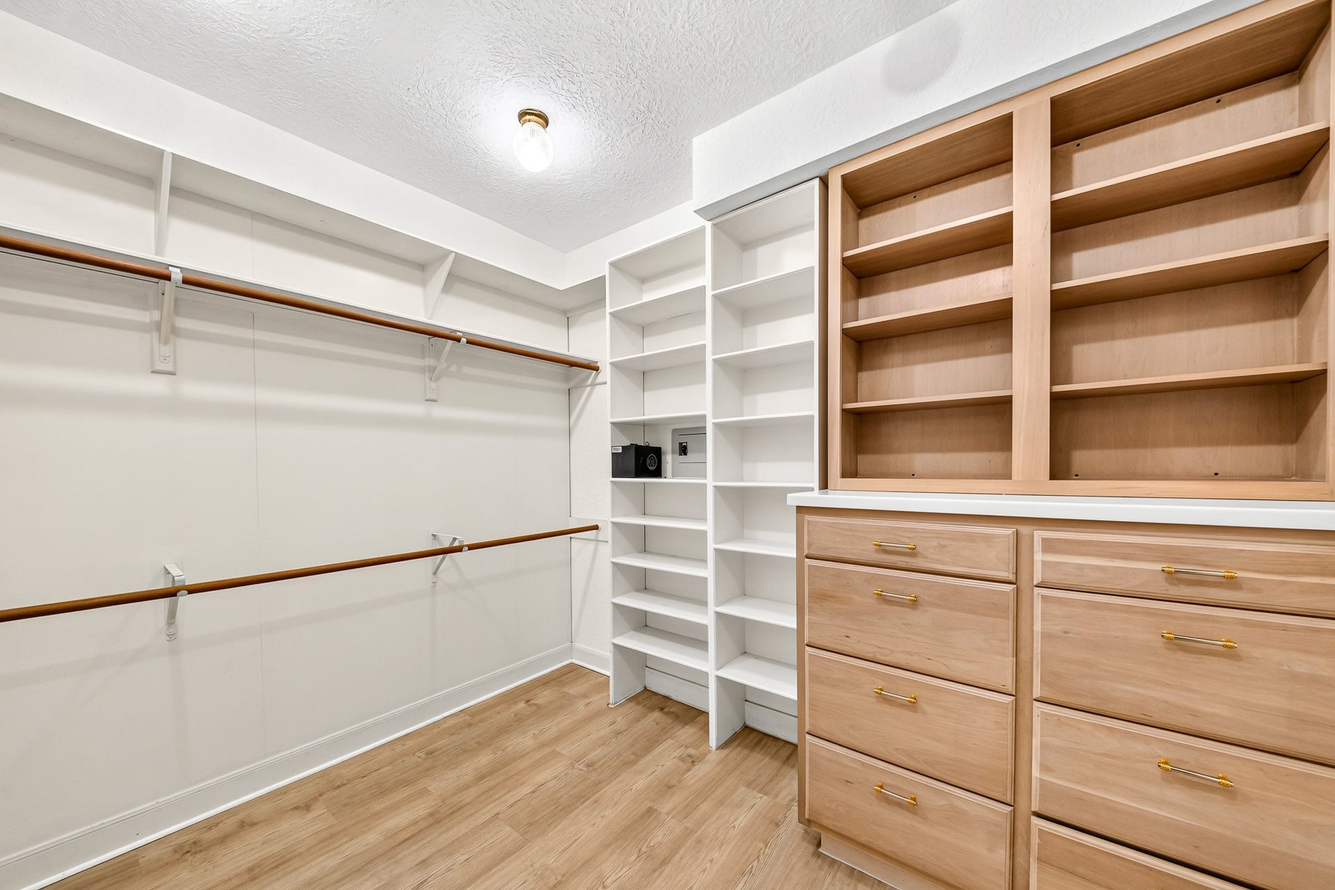 407 Lakeside Boulevard, Sugar Land, TX 77478 407 Lakeside Boulevard, Sugar Land, TX 77478