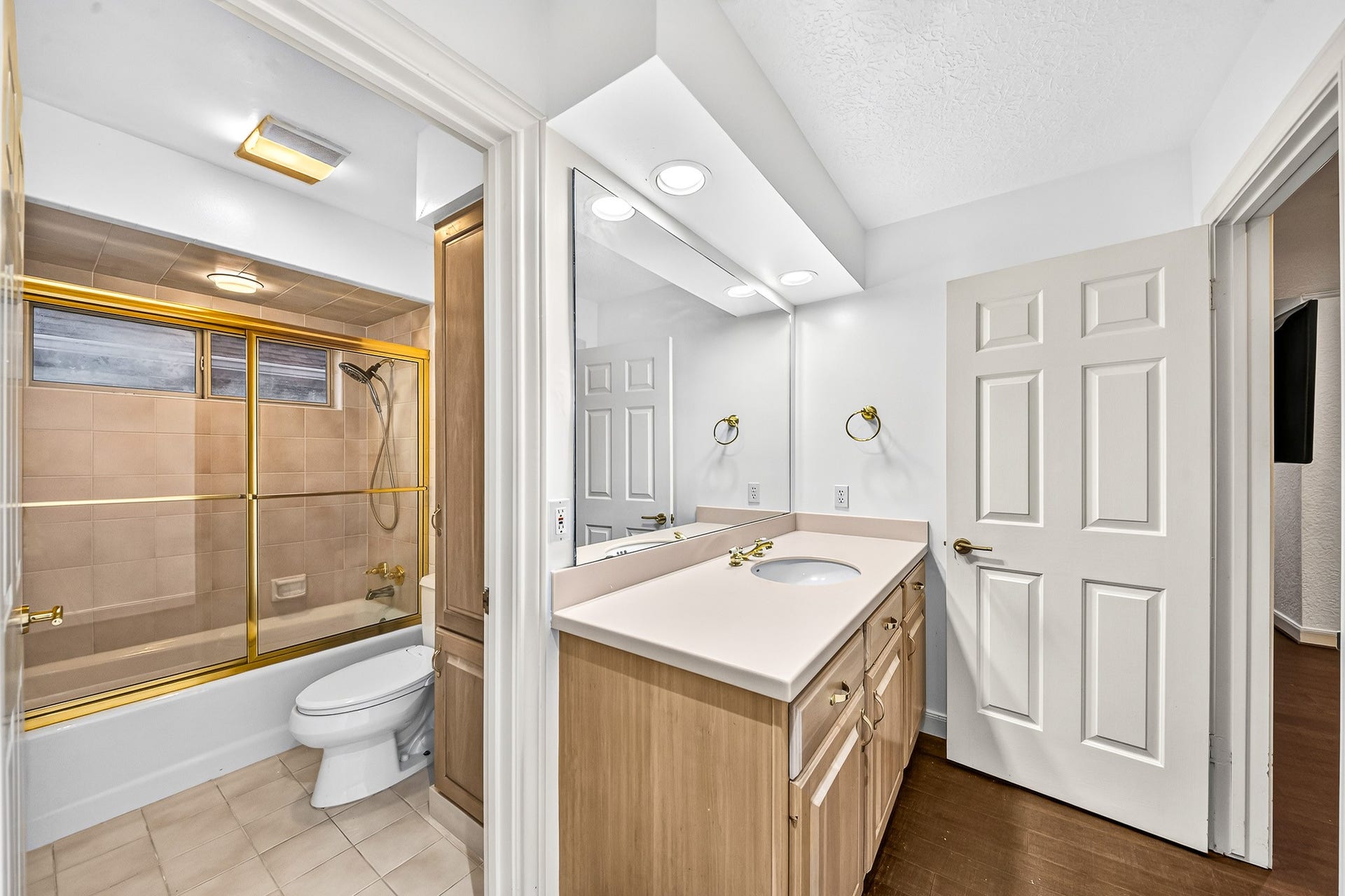 407 Lakeside Boulevard, Sugar Land, TX 77478 407 Lakeside Boulevard, Sugar Land, TX 77478