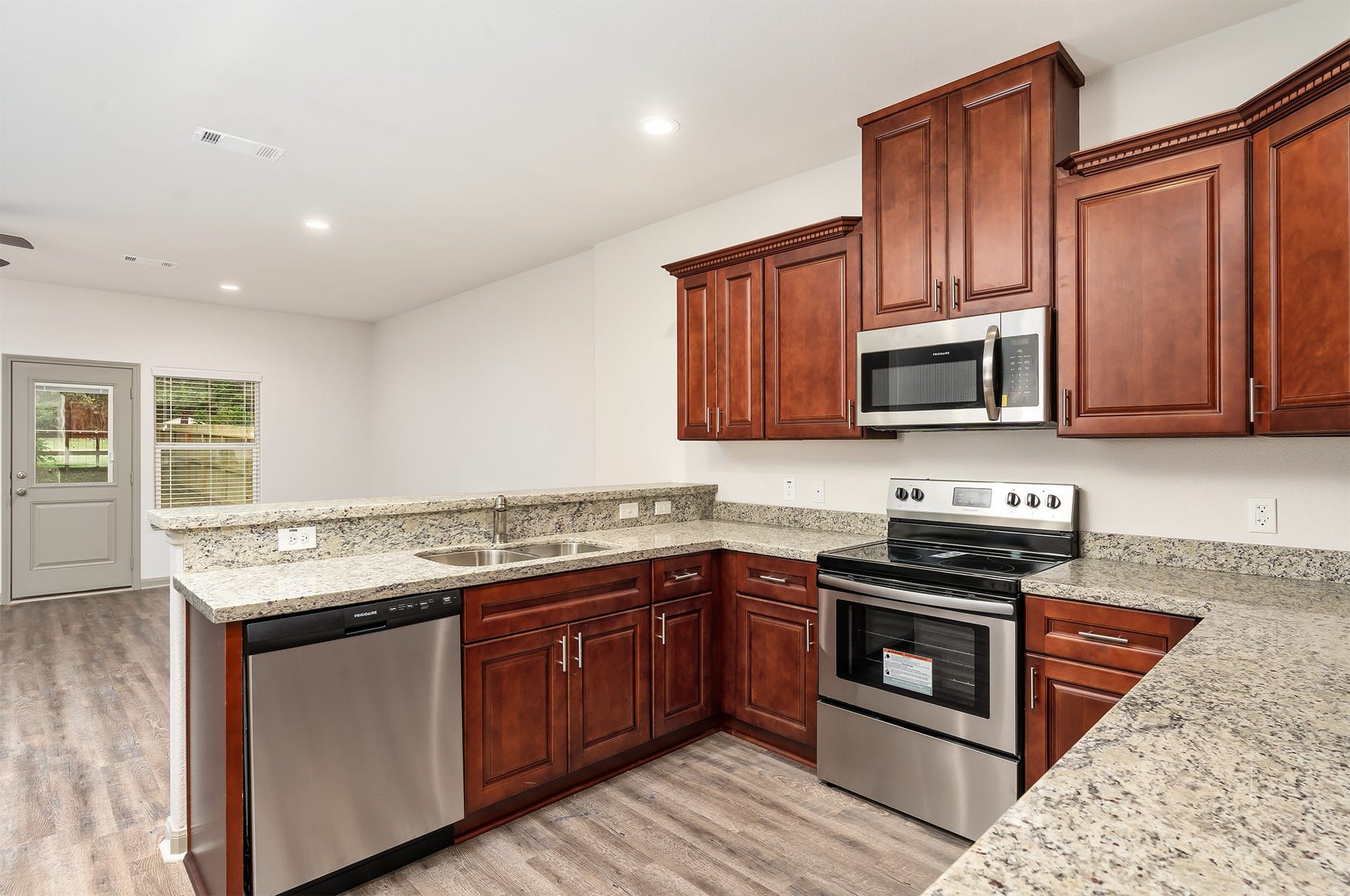 893 E Semands Avenue, #B, Conroe, TX 77031 893 E Semands Avenue, #B, Conroe, TX 77031