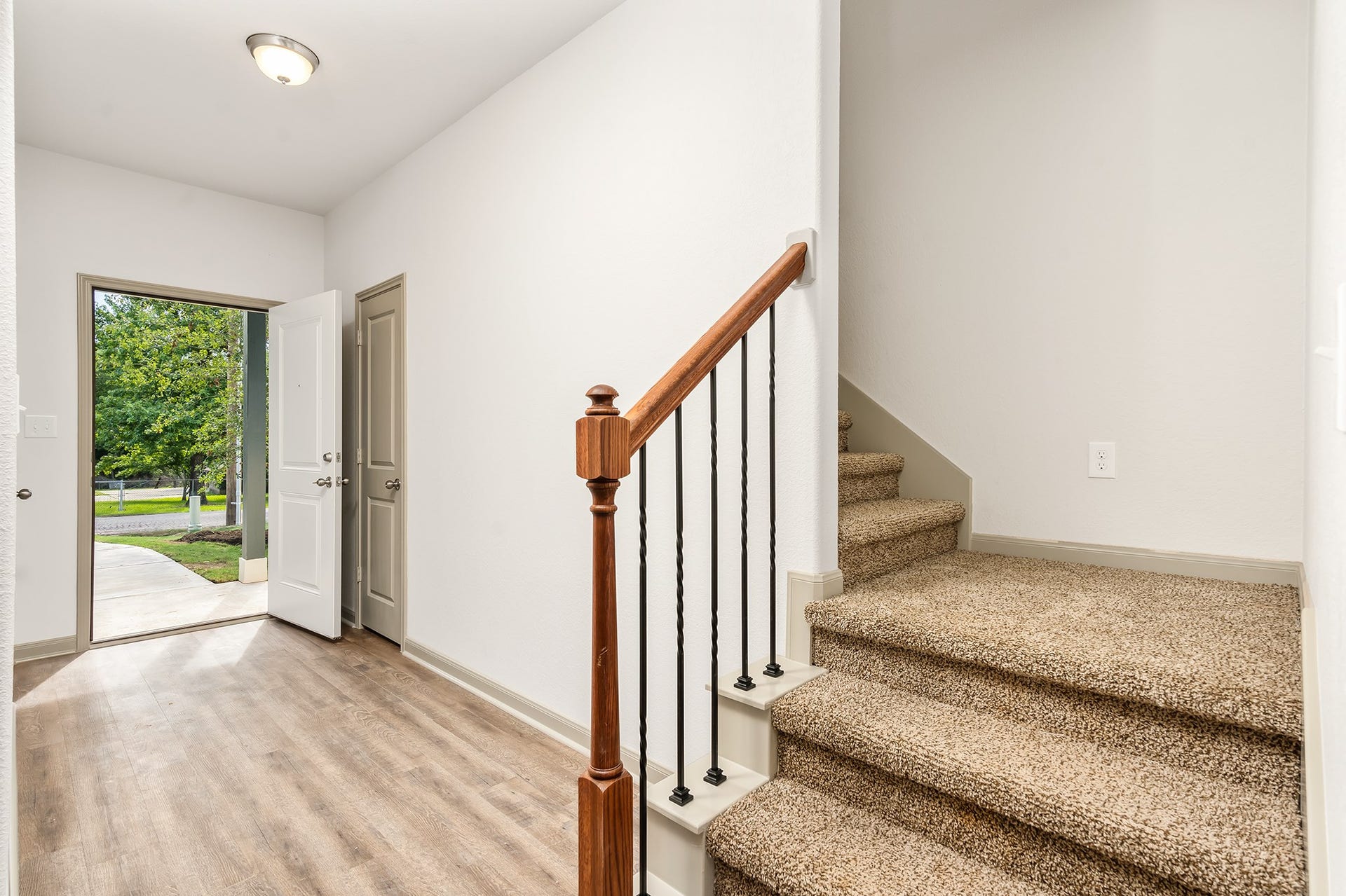 893 E Semands Avenue, #B, Conroe, TX 77031 893 E Semands Avenue, #B, Conroe, TX 77031