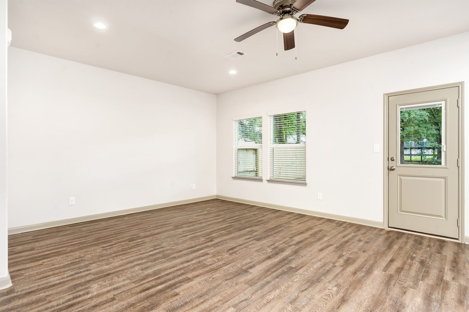 893 E Semands Avenue, #B, Conroe, TX 77031 893 E Semands Avenue, #B, Conroe, TX 77031