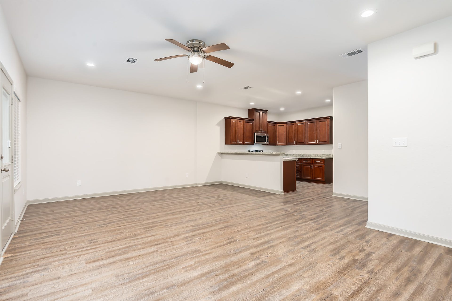 893 E Semands Avenue, #B, Conroe, TX 77031 893 E Semands Avenue, #B, Conroe, TX 77031
