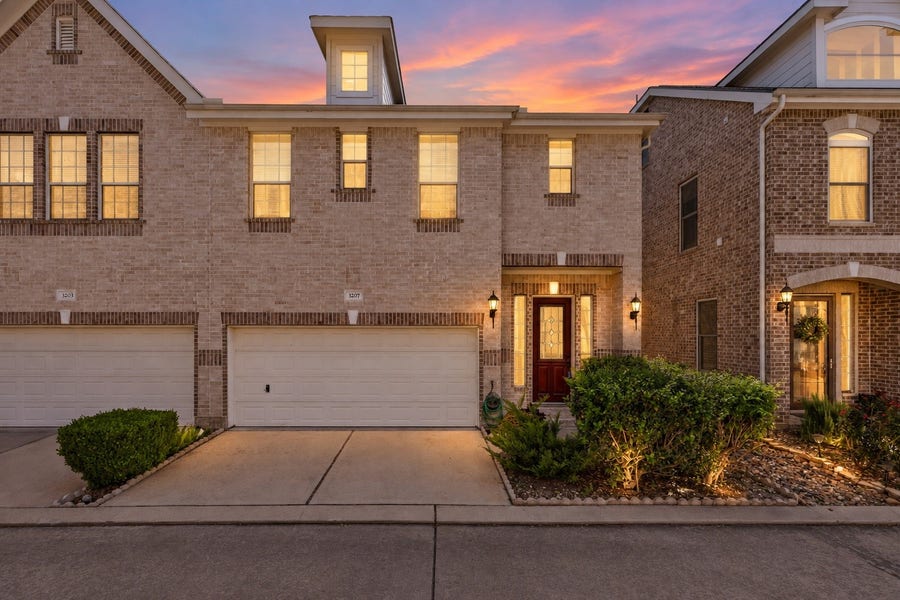 Property photo for 3207 Holly Shores Drive, Houston, TX