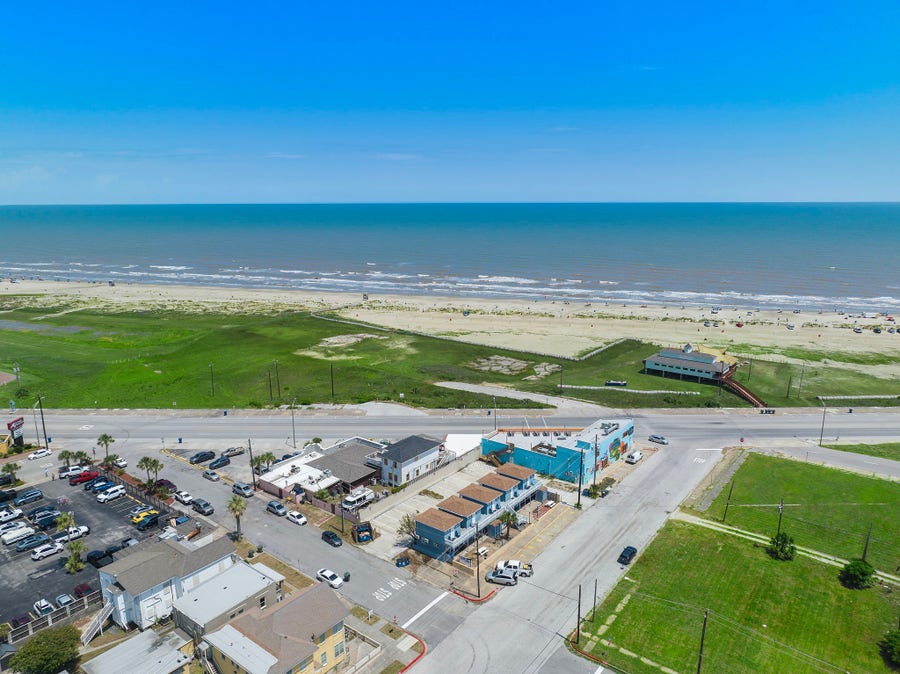 Property photo for 1102 8th Street, Galveston, TX