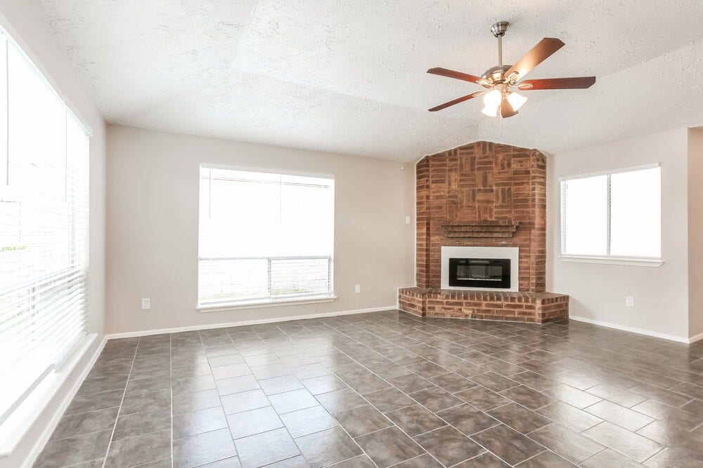 3915 Vineyard Drive, Houston, TX 77082 3915 Vineyard Drive, Houston, TX 77082