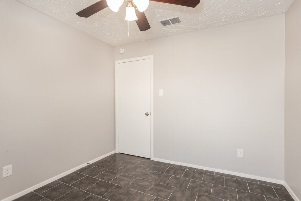 3915 Vineyard Drive, Houston, TX 77082 3915 Vineyard Drive, Houston, TX 77082