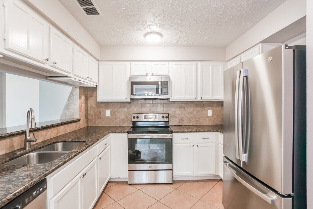 3915 Vineyard Drive, Houston, TX 77082 3915 Vineyard Drive, Houston, TX 77082