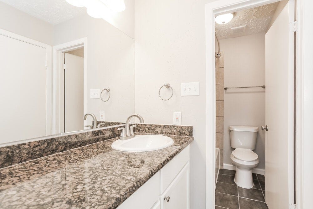 3915 Vineyard Drive, Houston, TX 77082 3915 Vineyard Drive, Houston, TX 77082