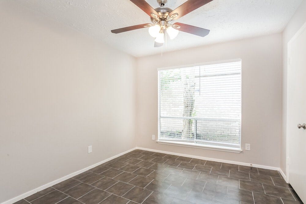 3915 Vineyard Drive, Houston, TX 77082 3915 Vineyard Drive, Houston, TX 77082