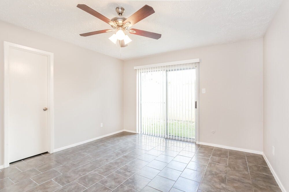 3915 Vineyard Drive, Houston, TX 77082 3915 Vineyard Drive, Houston, TX 77082