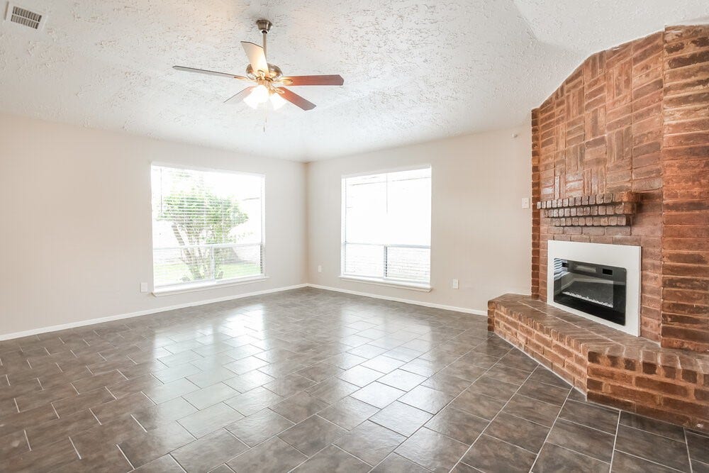 3915 Vineyard Drive, Houston, TX 77082 3915 Vineyard Drive, Houston, TX 77082