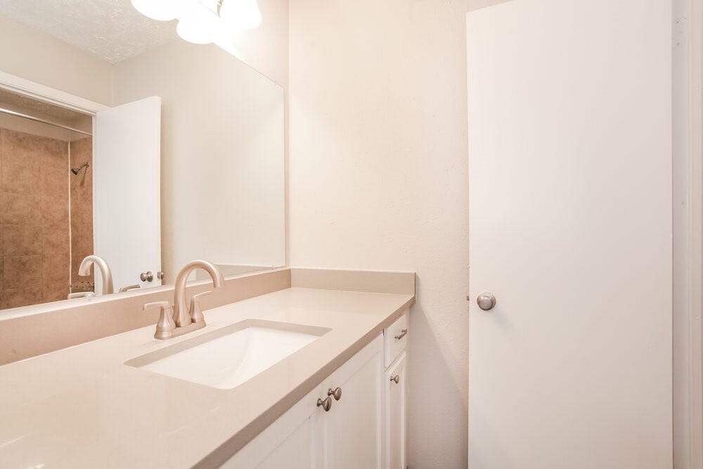 3915 Vineyard Drive, Houston, TX 77082 3915 Vineyard Drive, Houston, TX 77082