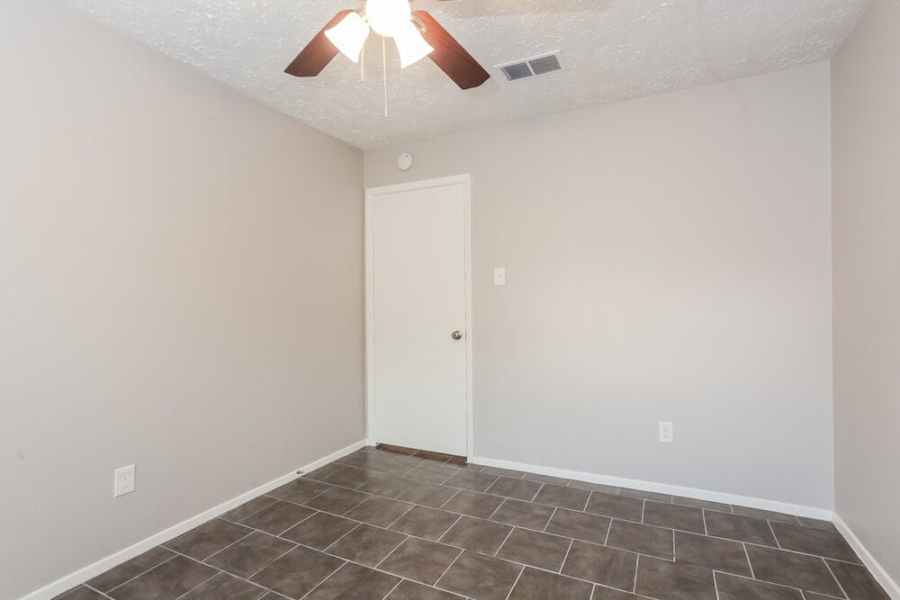 3915 Vineyard Drive, Houston, TX 77082 3915 Vineyard Drive, Houston, TX 77082
