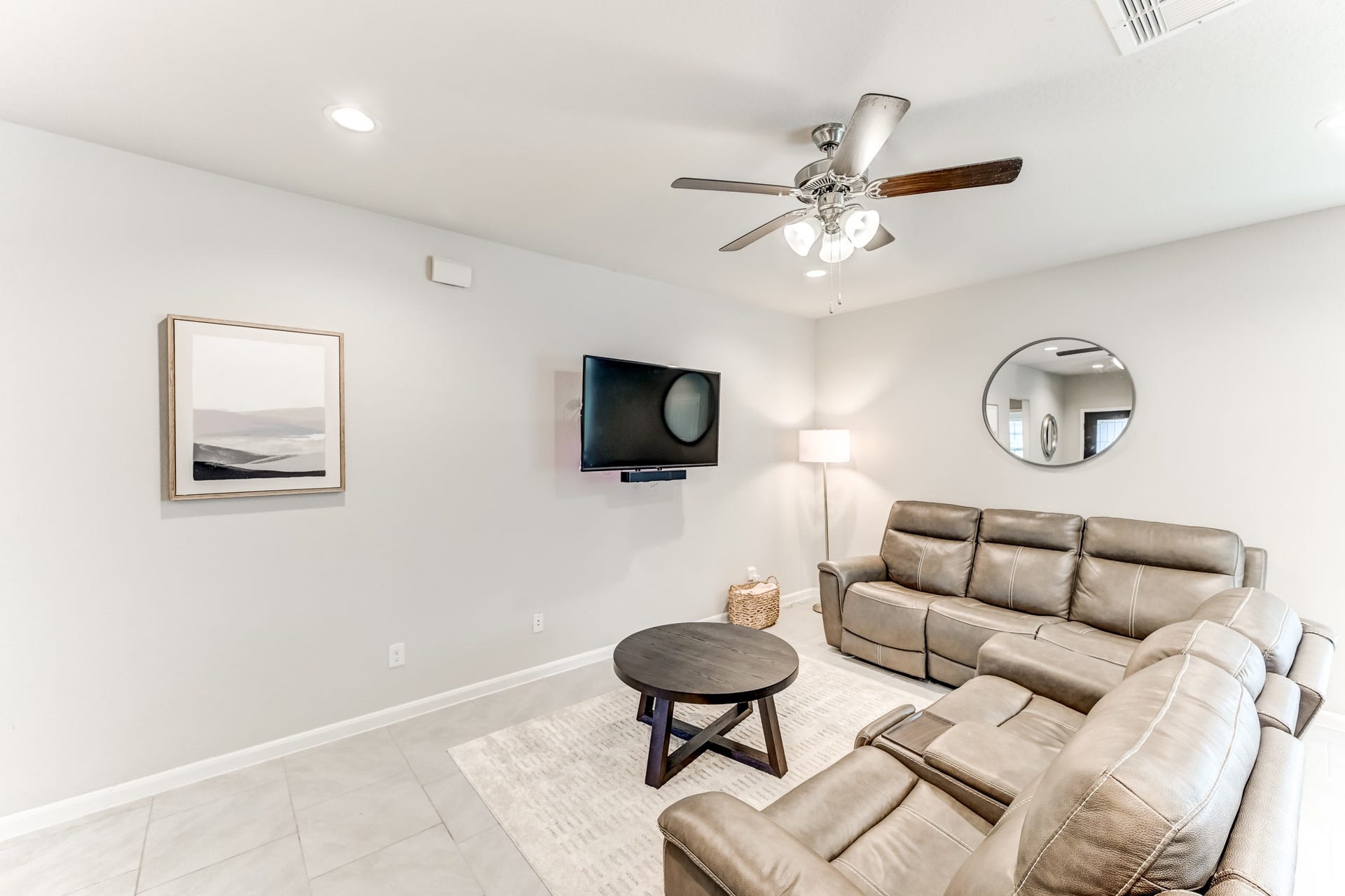 Spacious living room