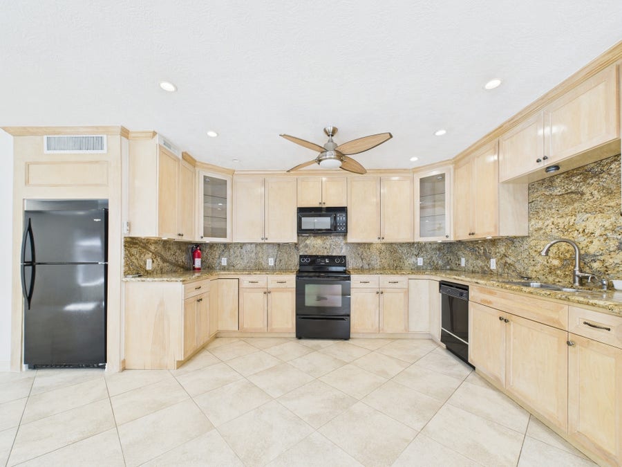 Property photo for 2824 Briarhurst Drive, #13, Houston, TX
