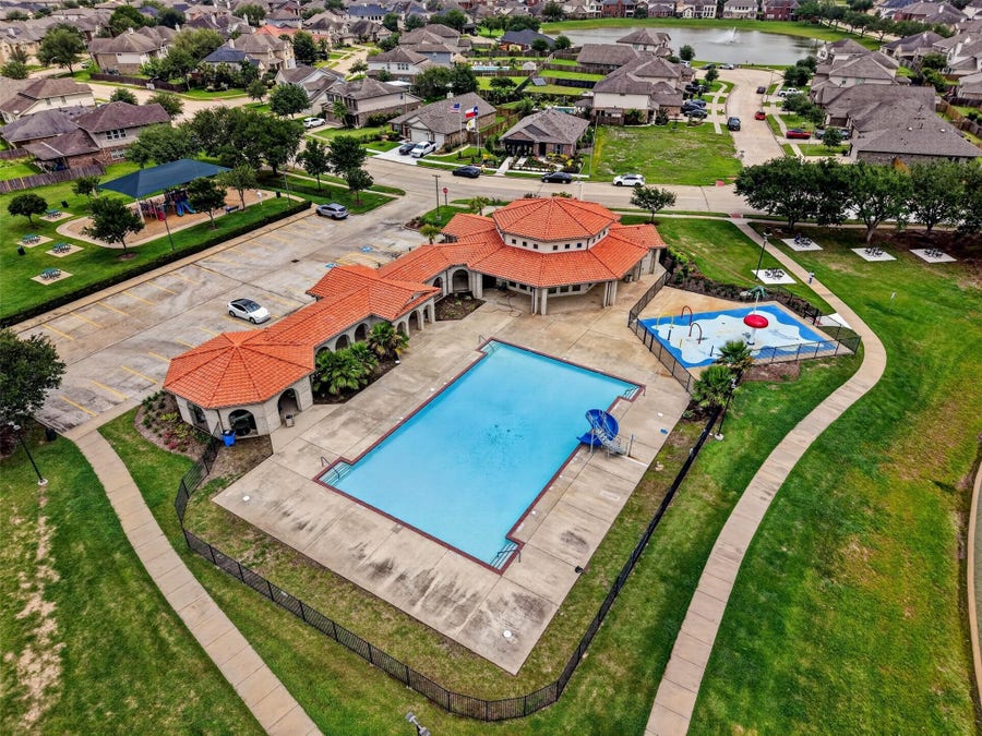 Property photo for 34 San Simeon Drive, Manvel, TX