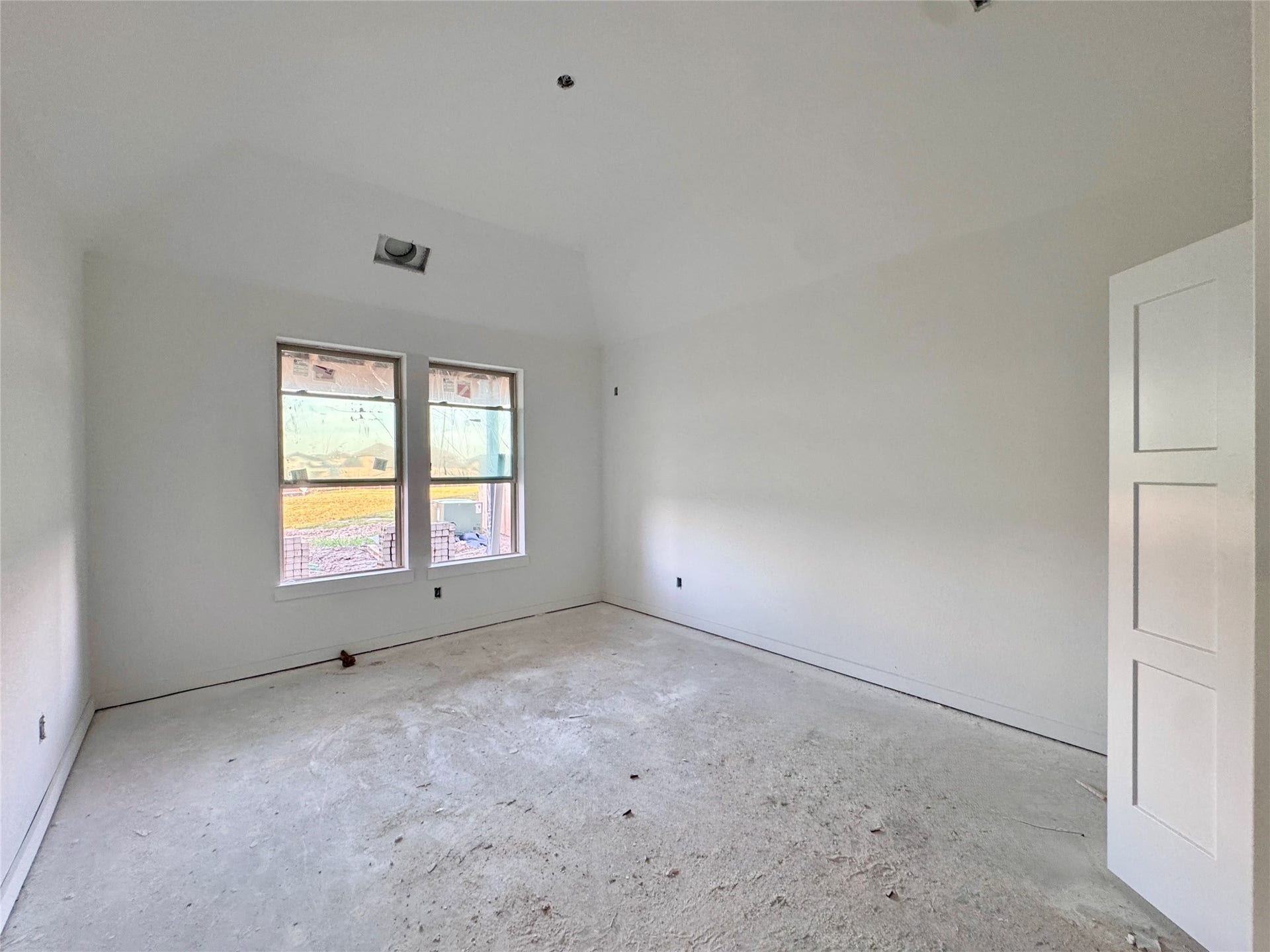 5215 Sistine Drive, Manvel, TX 77578 The Primary Bedroom offers high vaulted ceilings!