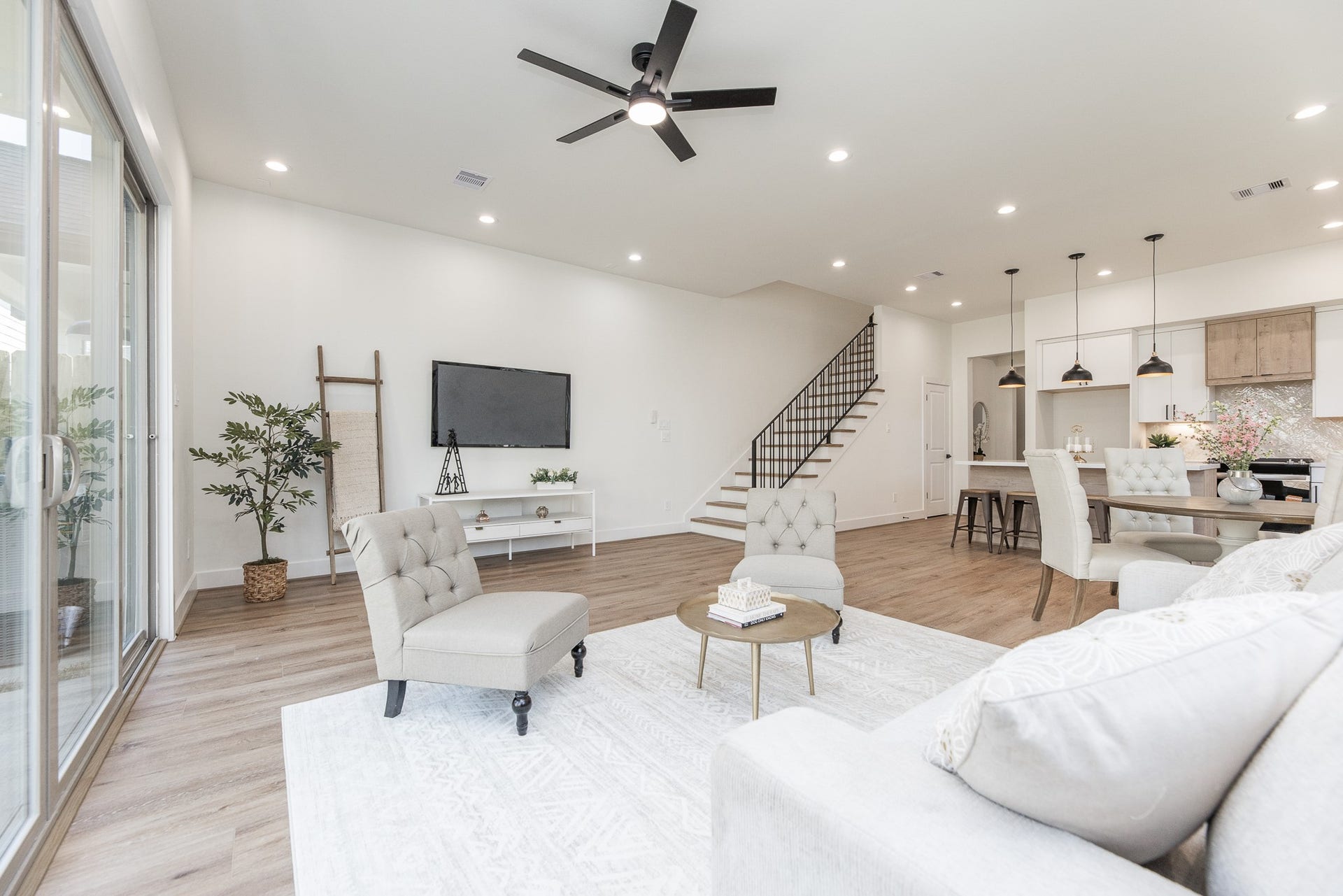 311 E 34th Street, #B, Houston, TX 77018 311 E 34th Street, #B, Houston, TX 77018