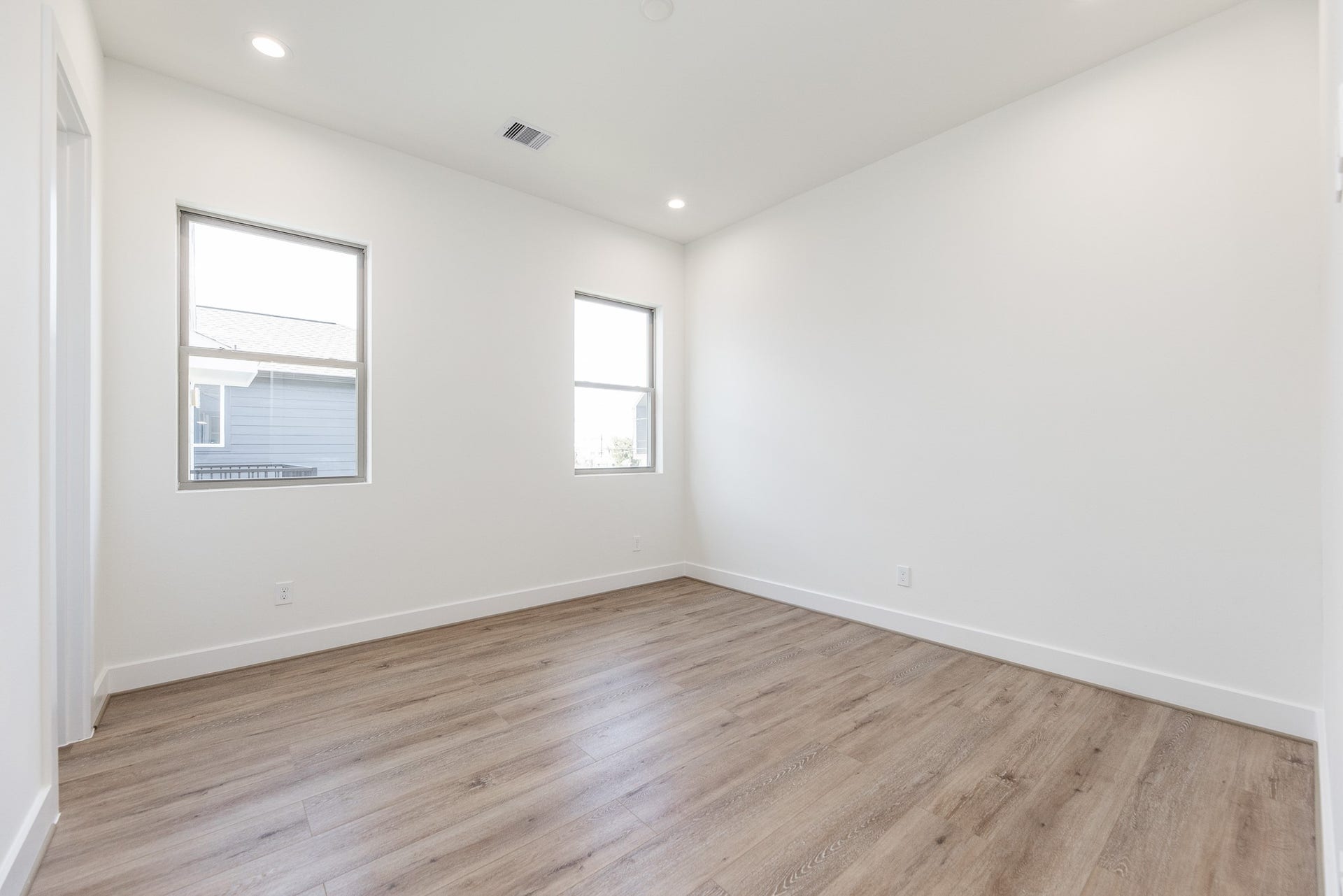 311 E 34th Street, #B, Houston, TX 77018 311 E 34th Street, #B, Houston, TX 77018