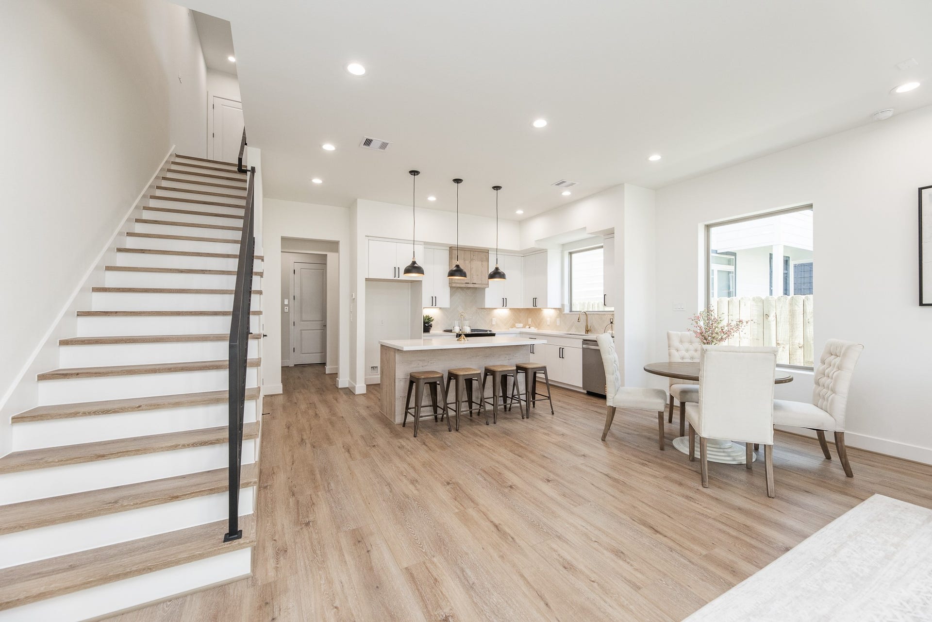 311 E 34th Street, #B, Houston, TX 77018 311 E 34th Street, #B, Houston, TX 77018