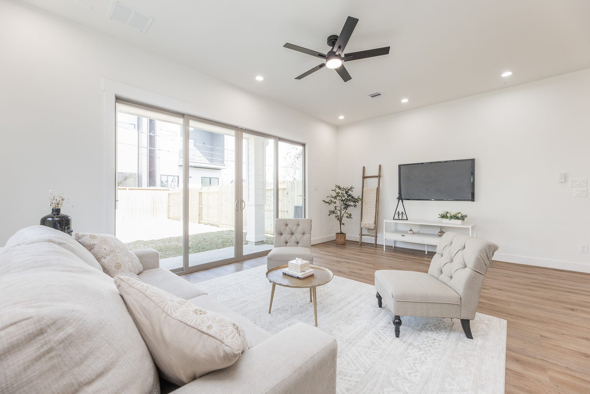 311 E 34th Street, #B, Houston, TX 77018 311 E 34th Street, #B, Houston, TX 77018