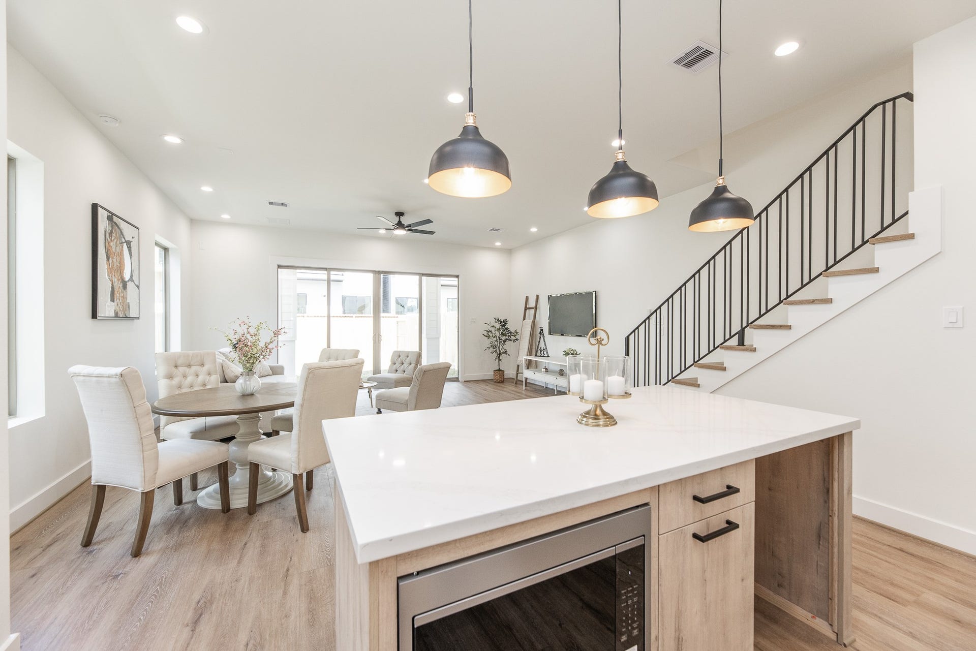 311 E 34th Street, #B, Houston, TX 77018 311 E 34th Street, #B, Houston, TX 77018