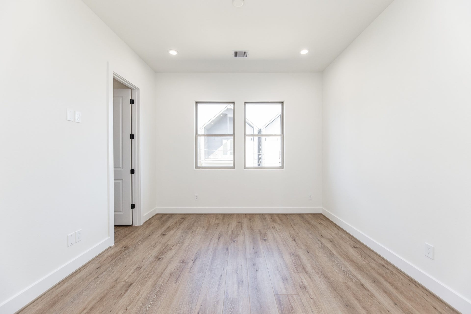 311 E 34th Street, #B, Houston, TX 77018 311 E 34th Street, #B, Houston, TX 77018