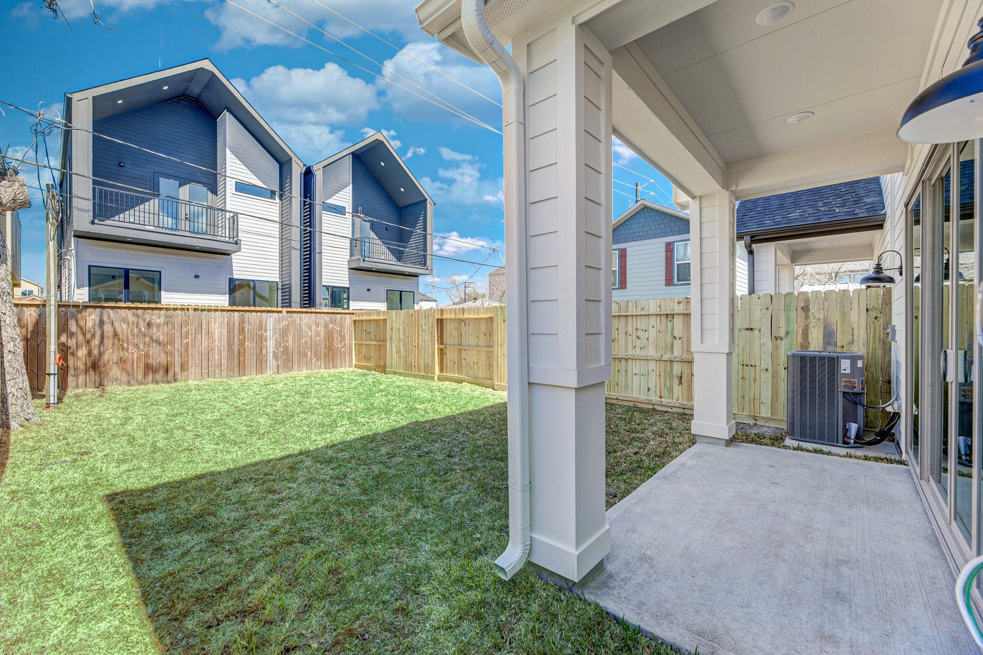 311 E 34th Street, #B, Houston, TX 77018 311 E 34th Street, #B, Houston, TX 77018