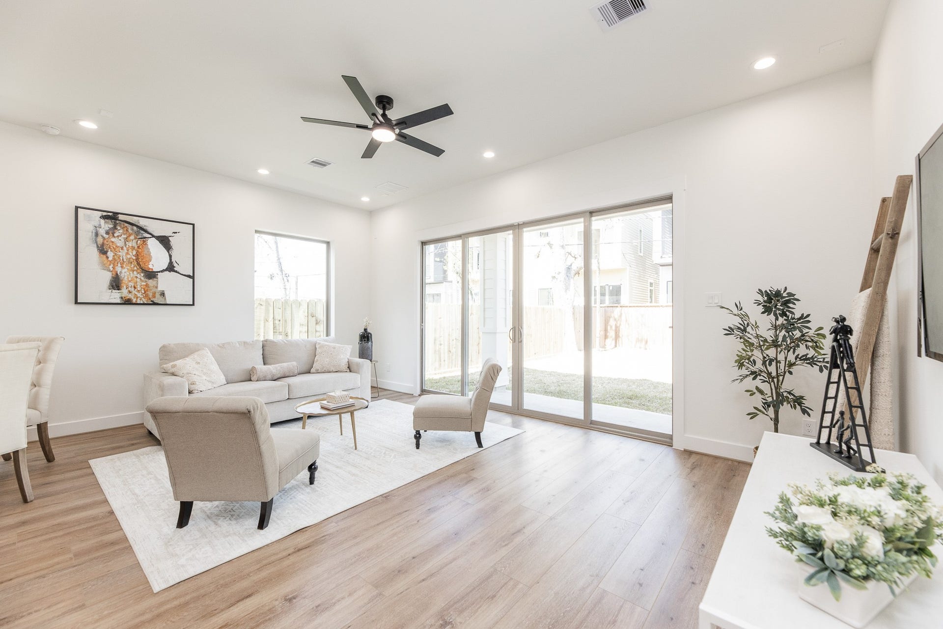 311 E 34th Street, #B, Houston, TX 77018 311 E 34th Street, #B, Houston, TX 77018