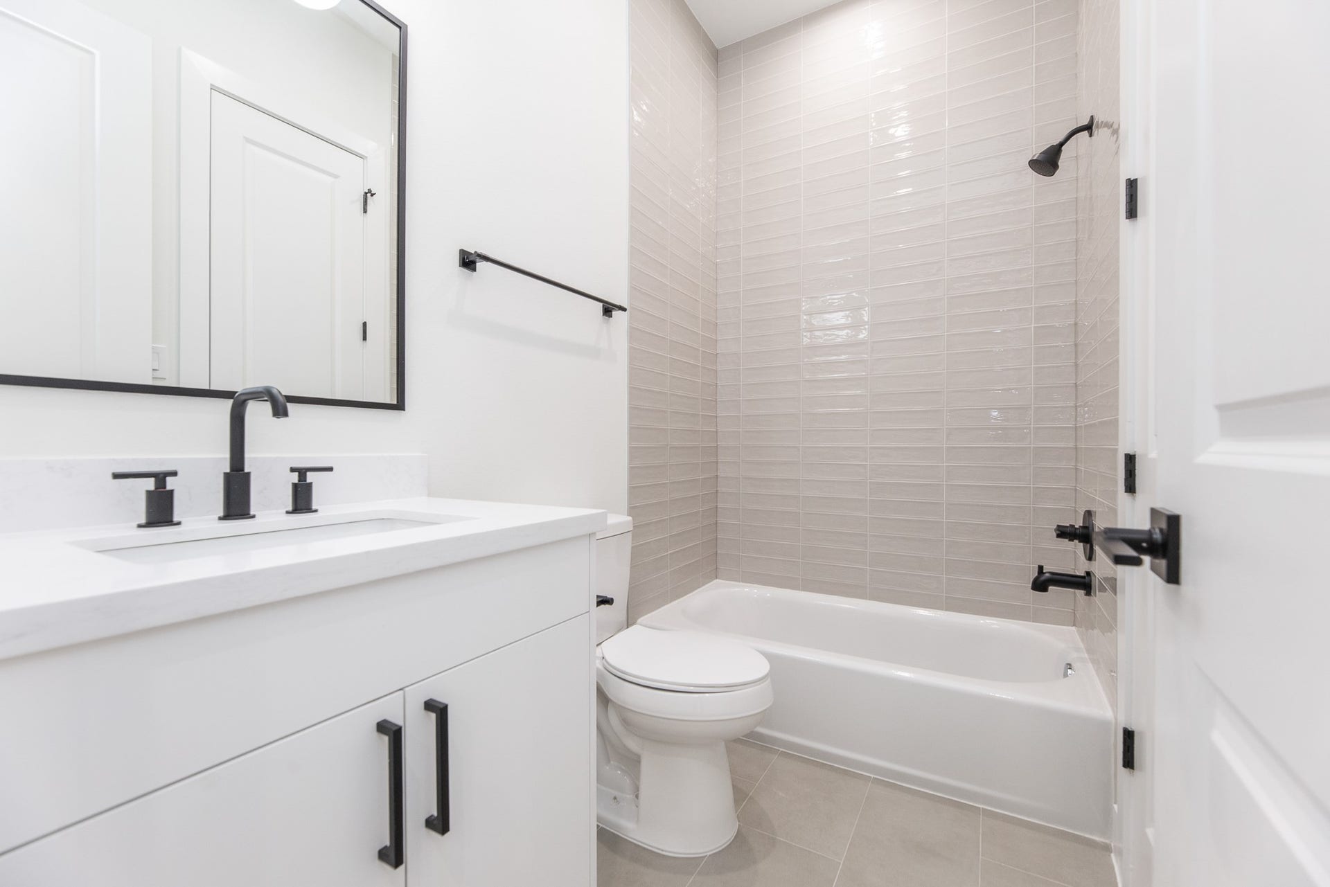 311 E 34th Street, #B, Houston, TX 77018 311 E 34th Street, #B, Houston, TX 77018