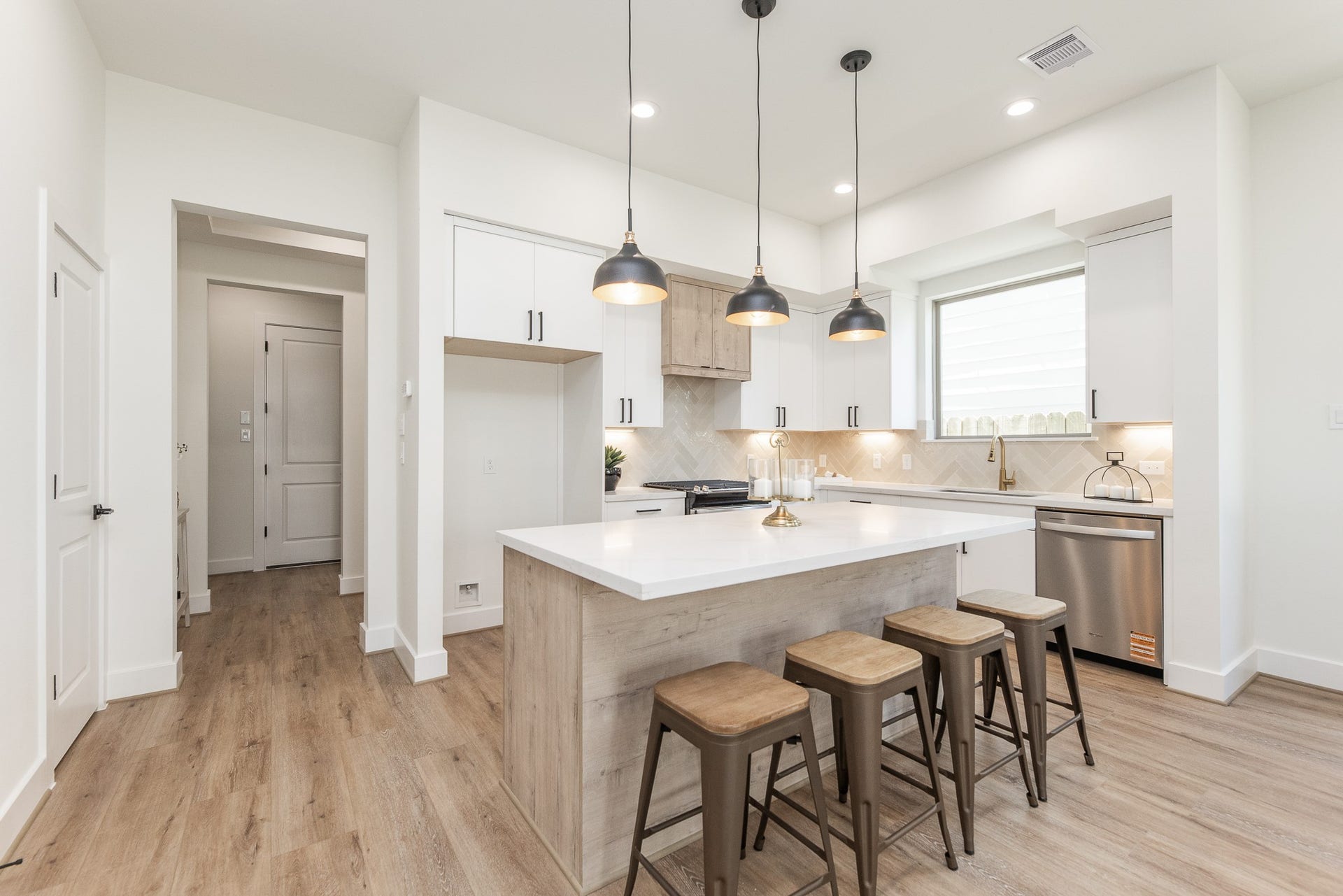 311 E 34th Street, #B, Houston, TX 77018 311 E 34th Street, #B, Houston, TX 77018