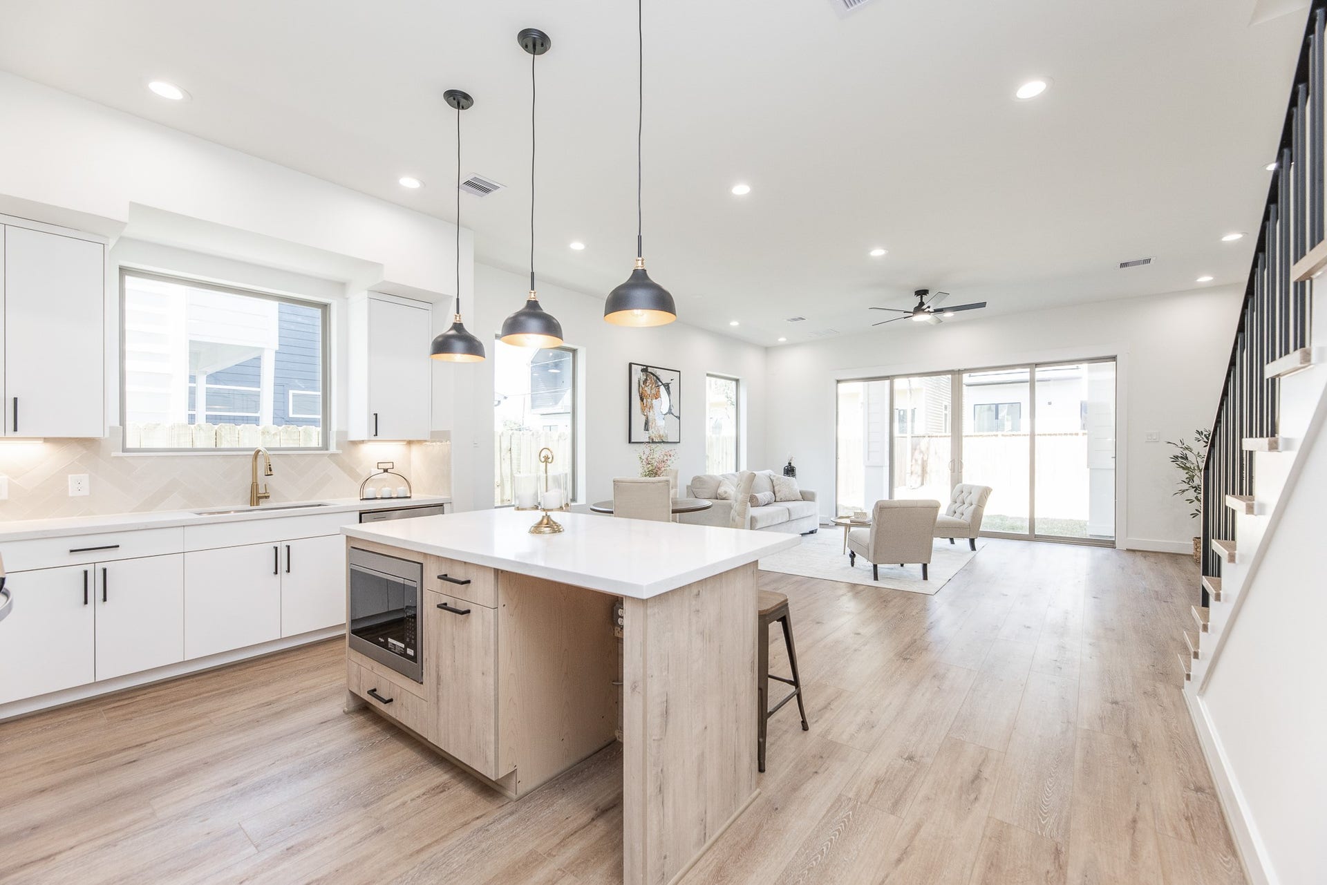 311 E 34th Street, #B, Houston, TX 77018 311 E 34th Street, #B, Houston, TX 77018