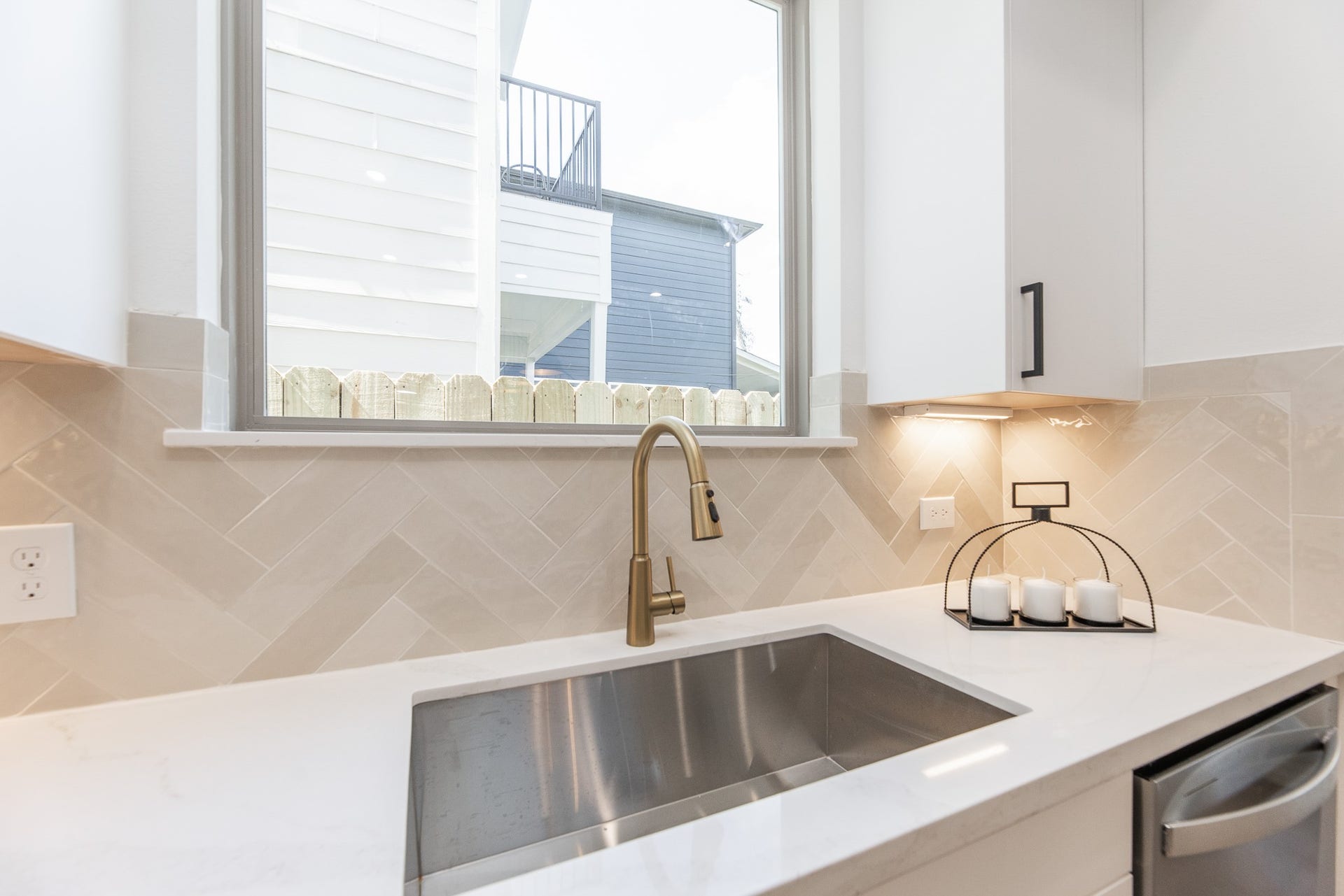 311 E 34th Street, #B, Houston, TX 77018 311 E 34th Street, #B, Houston, TX 77018
