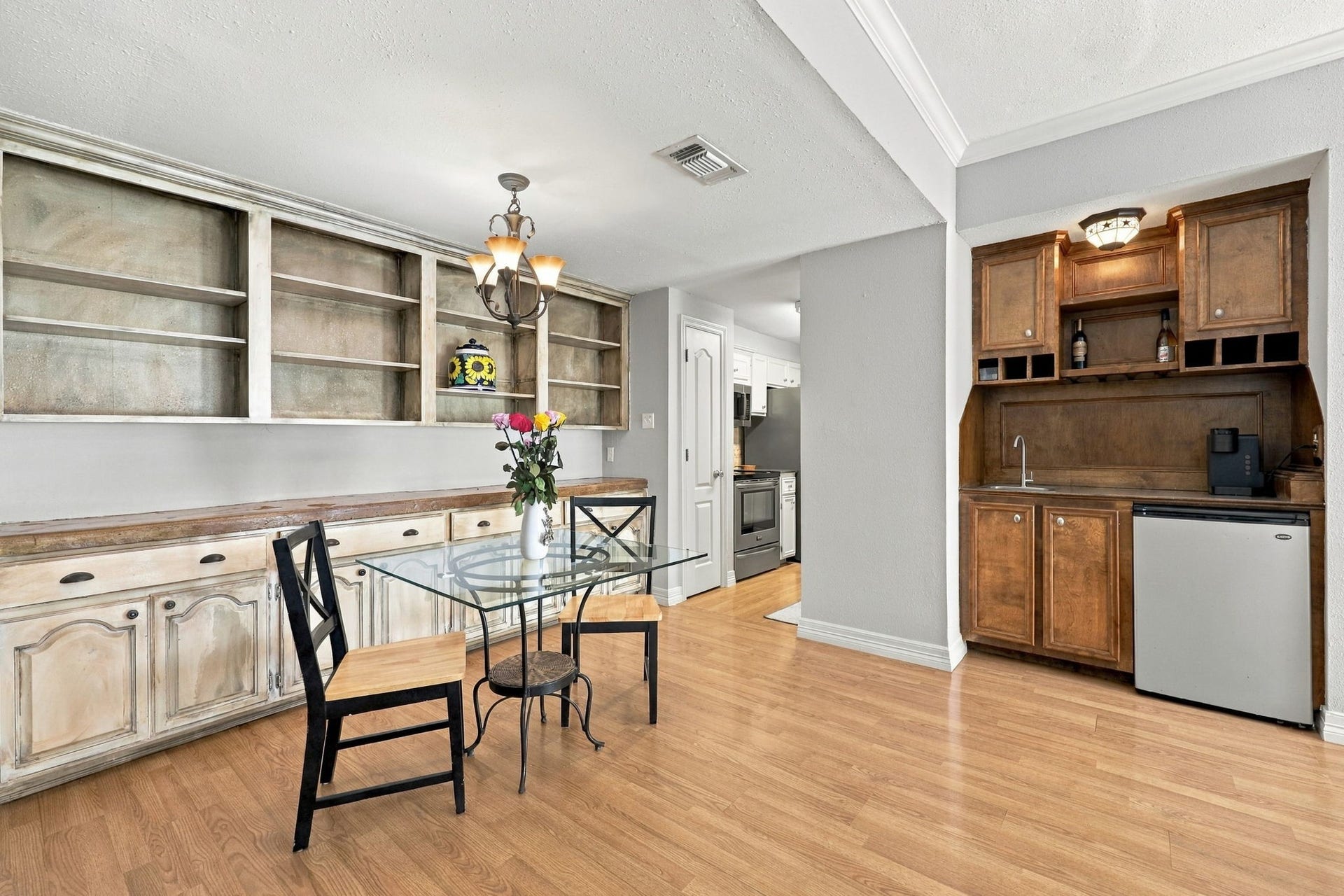 5711 Sugar Hill Drive, #117, Houston, TX 77057 5711 Sugar Hill Drive, #117, Houston, TX 77057