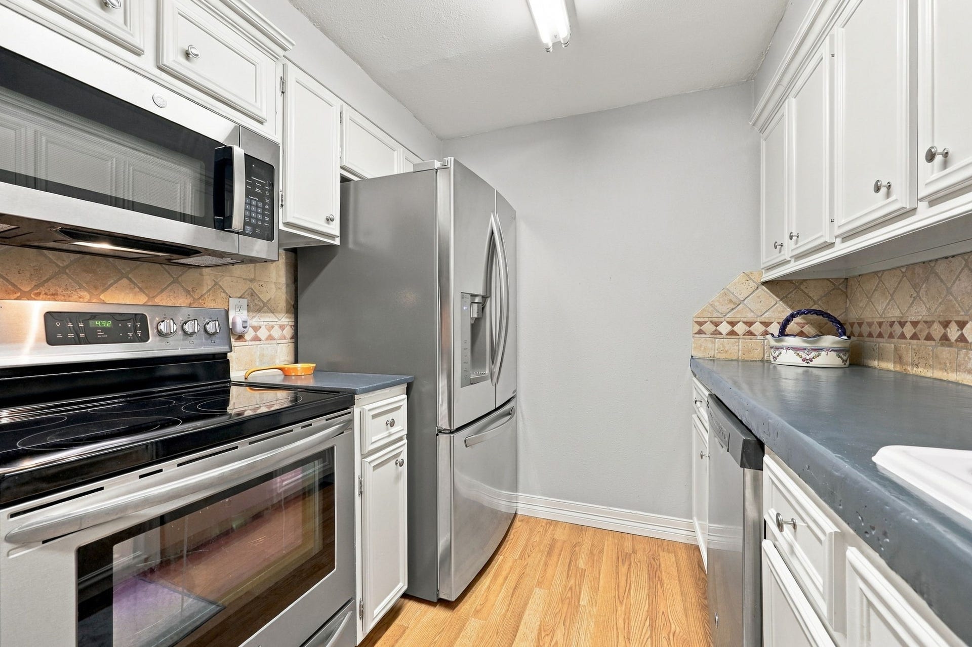 5711 Sugar Hill Drive, #117, Houston, TX 77057 5711 Sugar Hill Drive, #117, Houston, TX 77057
