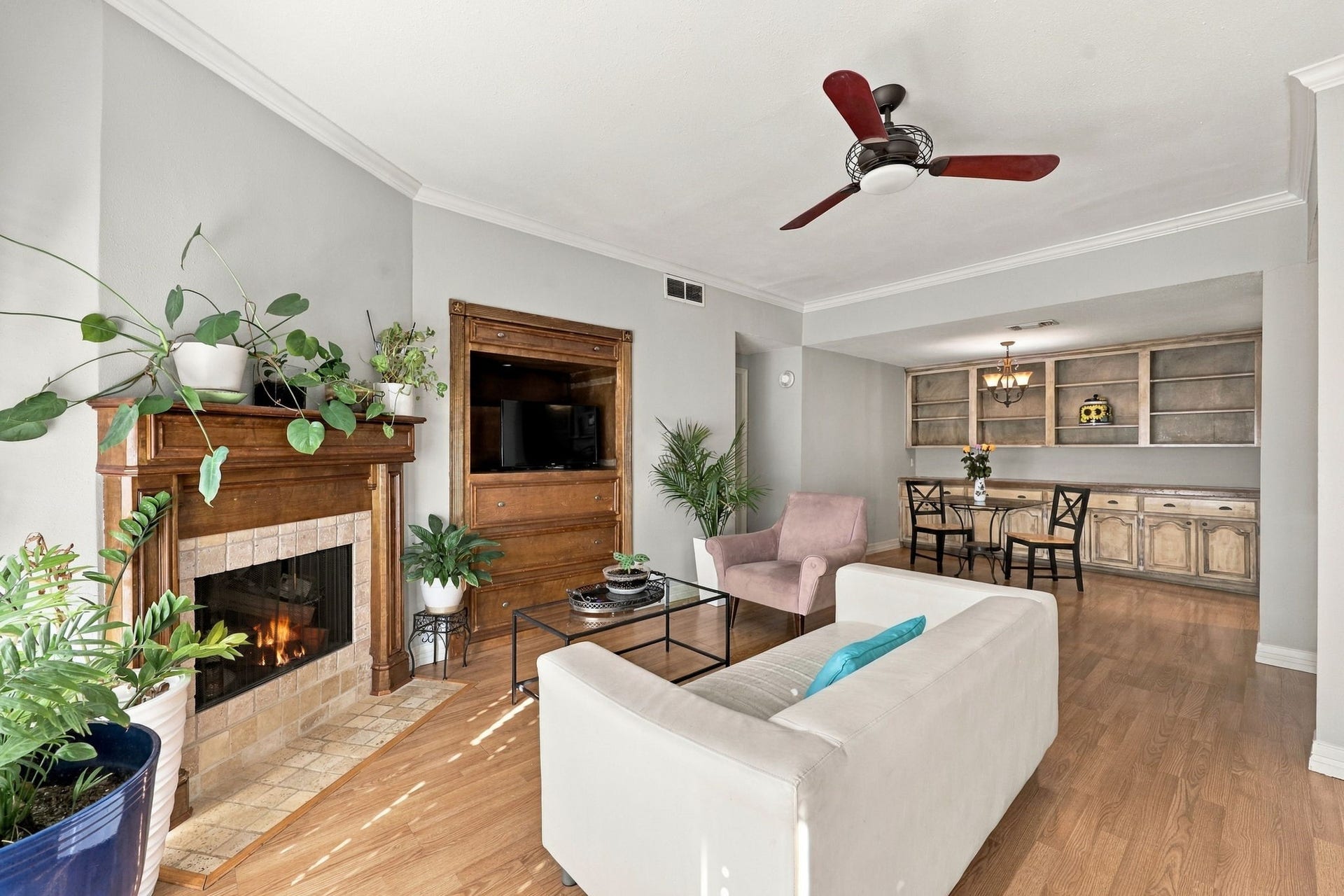5711 Sugar Hill Drive, #117, Houston, TX 77057 5711 Sugar Hill Drive, #117, Houston, TX 77057