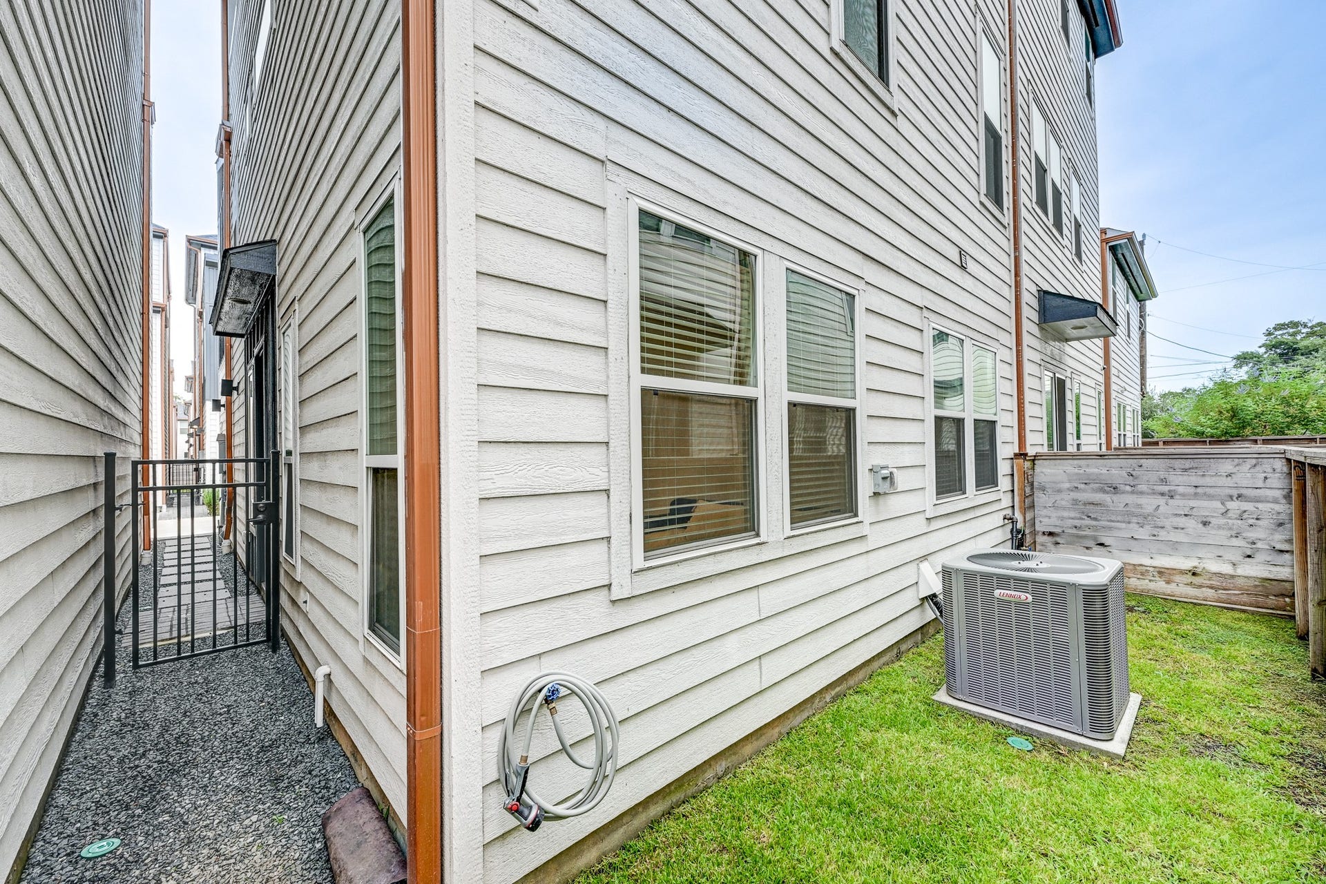 737 N Emile Street, Houston, TX 77020