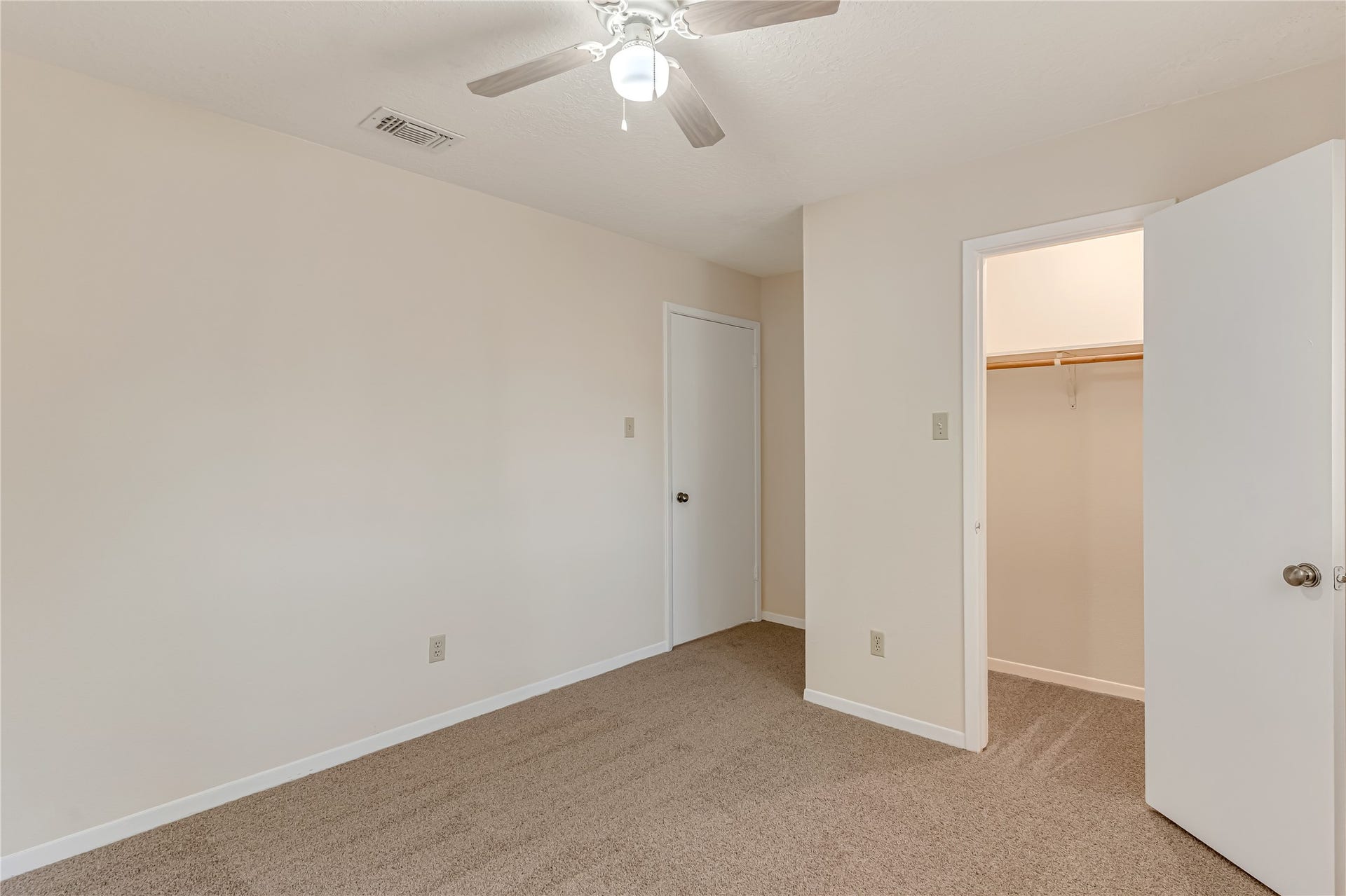 3727 Village Grove Drive, Humble, TX 77396 All guest bedrooms offer generous space and walk-in closets, providing comfort, functionality, and plenty of storage. Fresh paint, new carpet, and updated light fixtures give each room a clean, refreshed feel. These inviting spaces are ready to accommodate your lifestyle, whether you need restful retreats, guest accommodations, or a home office.