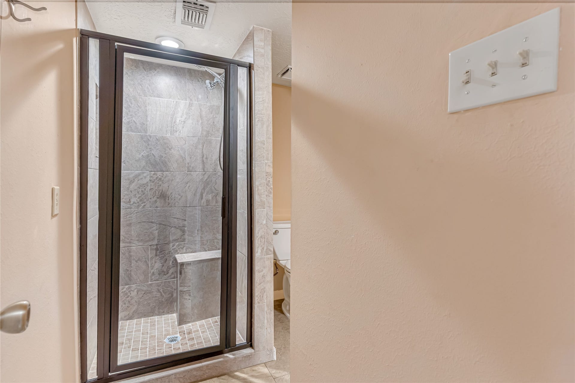 3727 Village Grove Drive, Humble, TX 77396 Downstairs Full bathroom - Stand up shower with seated area.