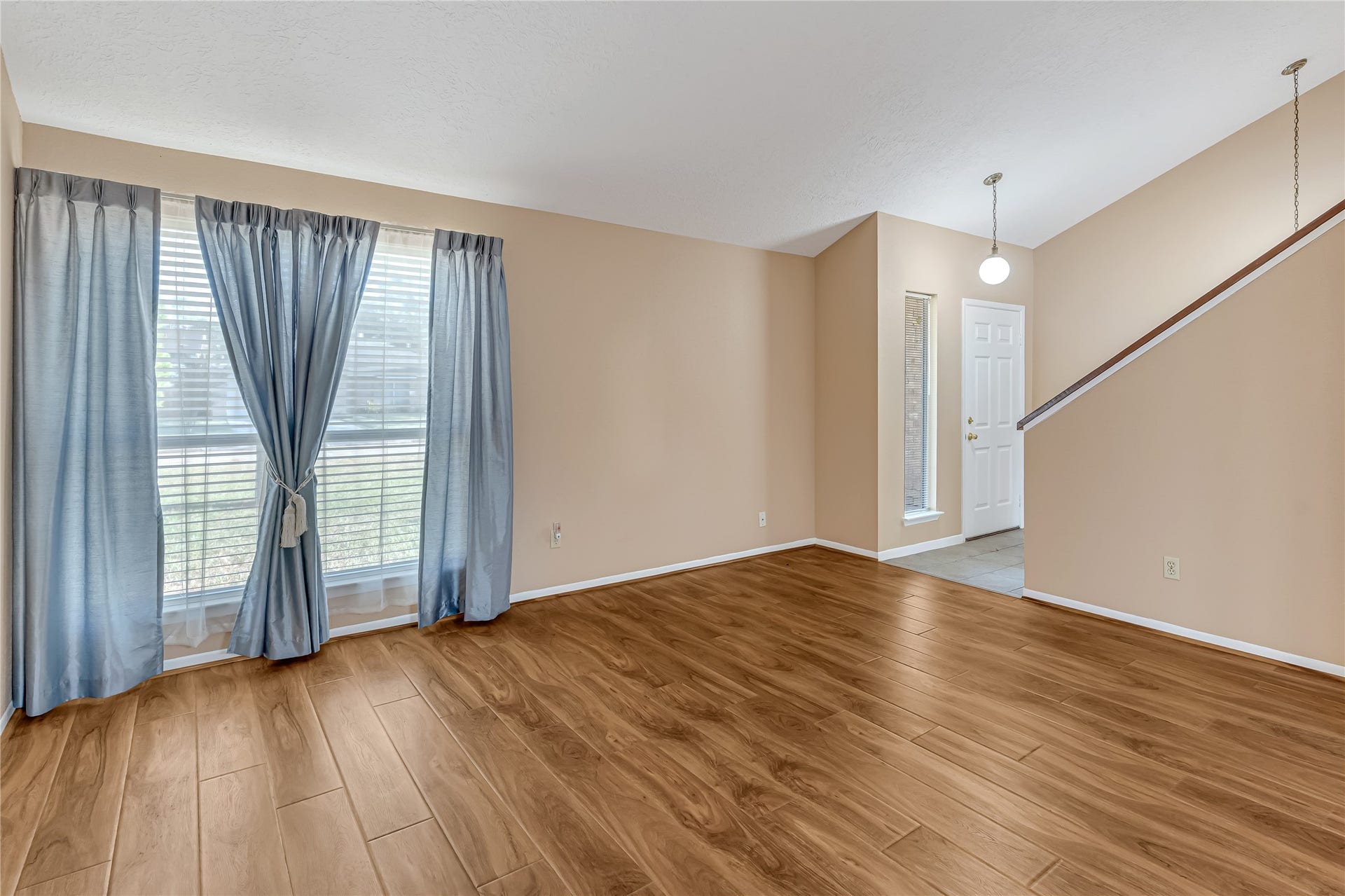 3727 Village Grove Drive, Humble, TX 77396 3727 Village Grove Drive, Humble, TX 77396