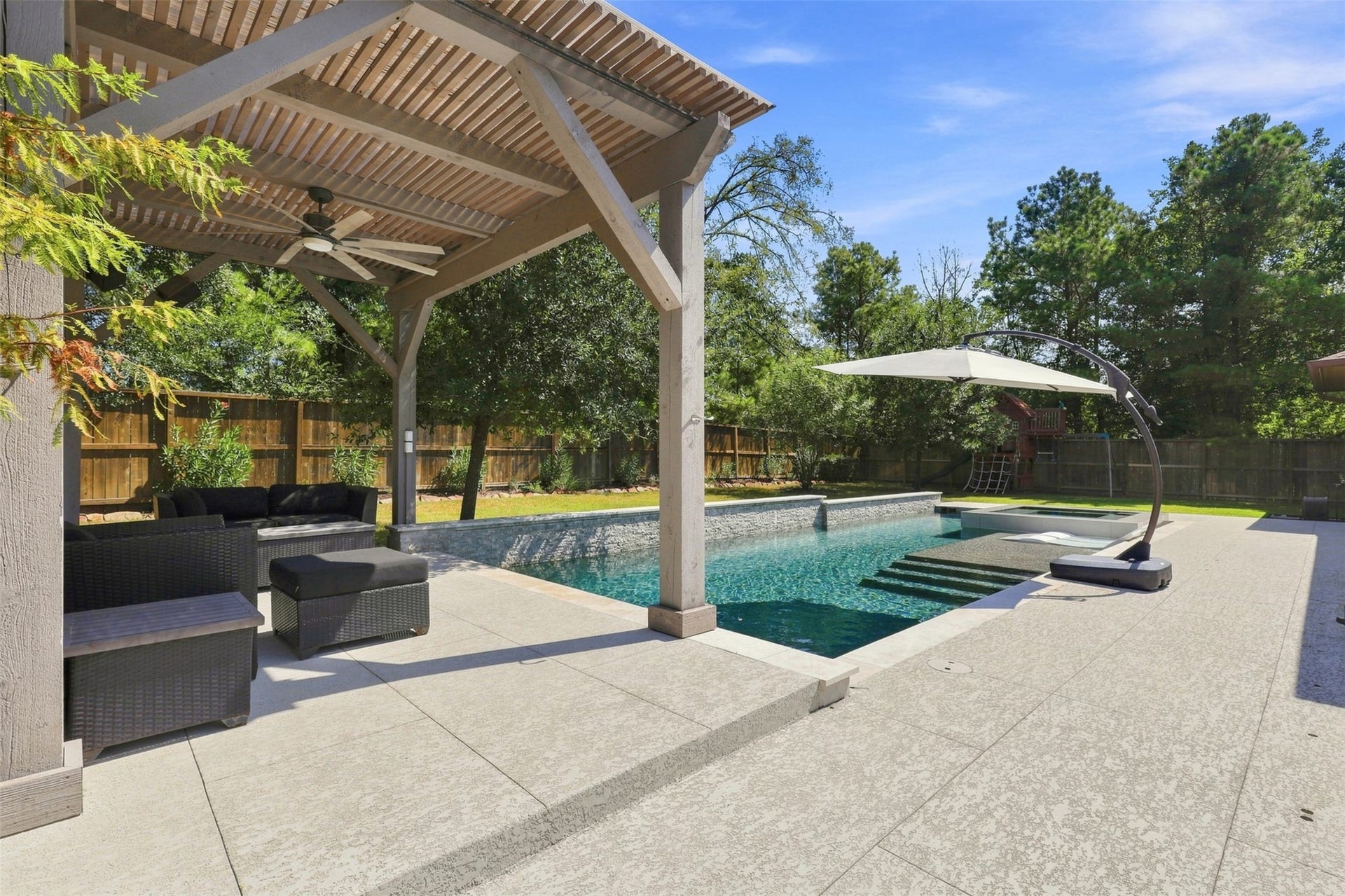 35 Gracenote Place, The Woodlands, TX 77375 35 Gracenote Place, The Woodlands, TX 77375