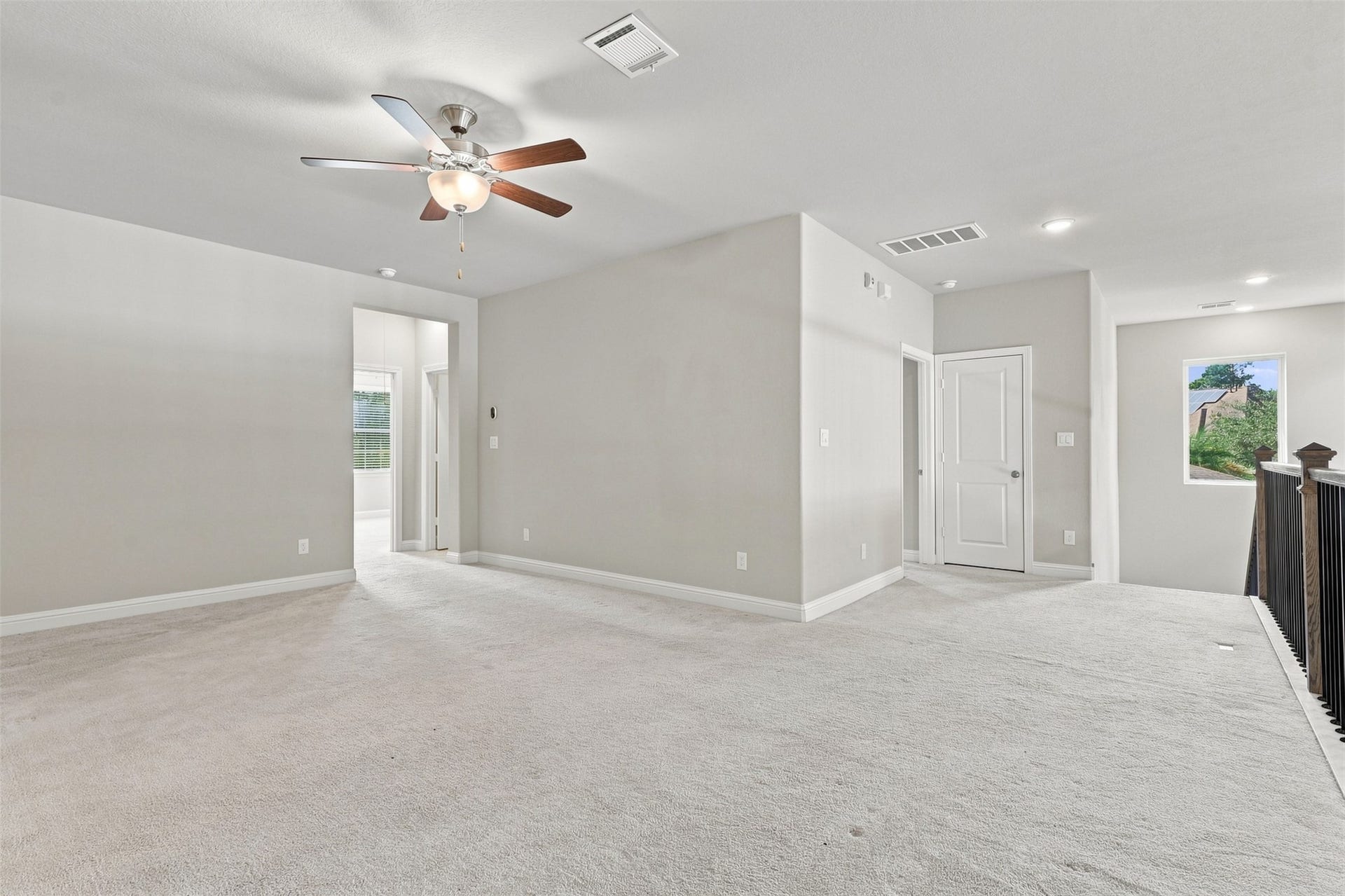 35 Gracenote Place, The Woodlands, TX 77375 35 Gracenote Place, The Woodlands, TX 77375