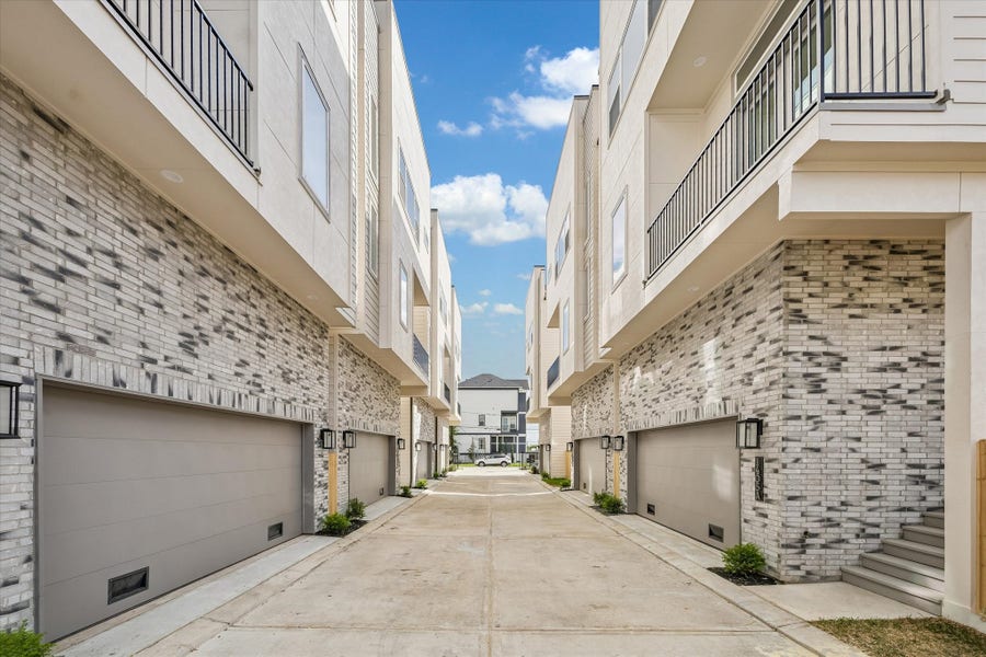 Property photo for 1405 W 21st St, #B, Houston, TX