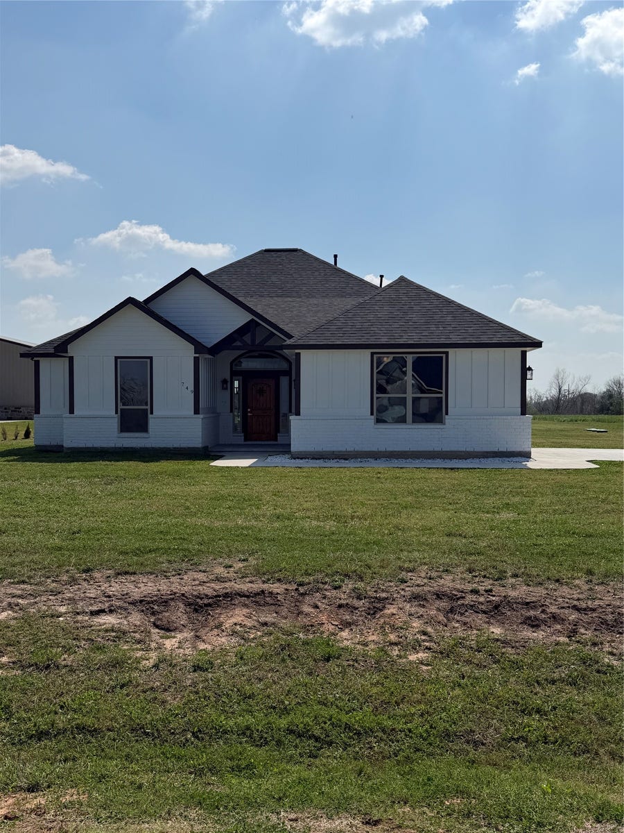 Property photo for 749 Buffalo Trail, Angleton, TX