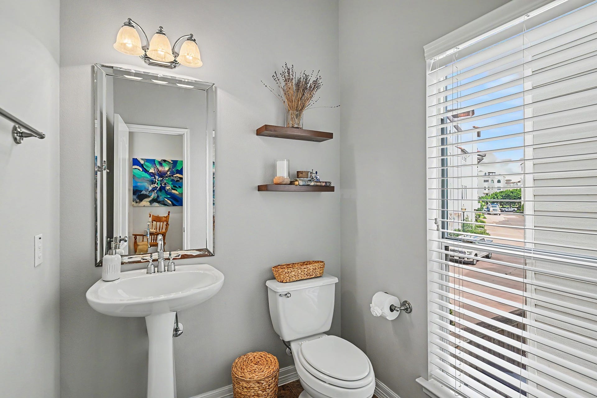 Living floor powder room